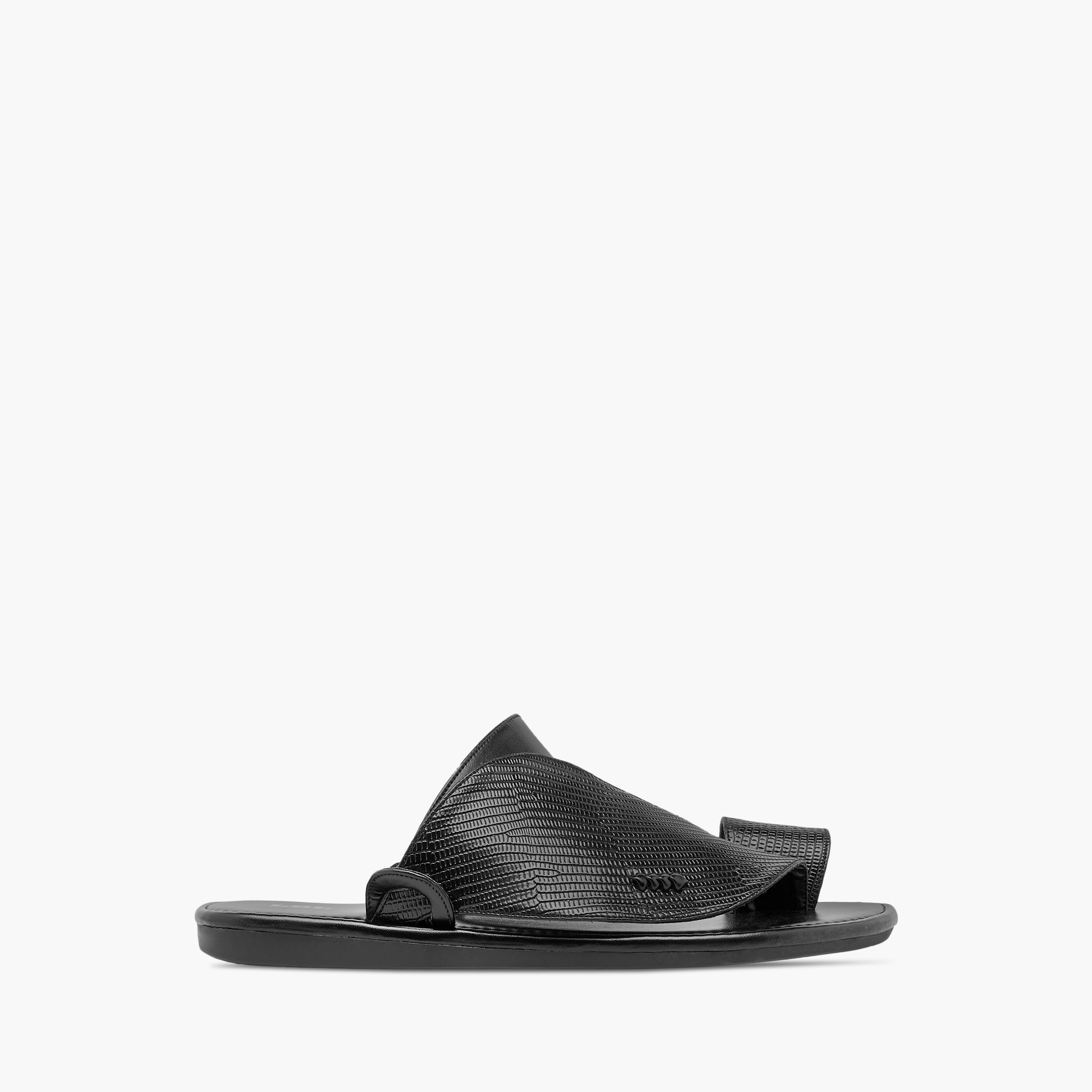 صندل عربي سهل الارتداء بارز الملمس بحلقة إصبع من إل بي إل من شو إكسبريس-men-shoes-sandals-image-2