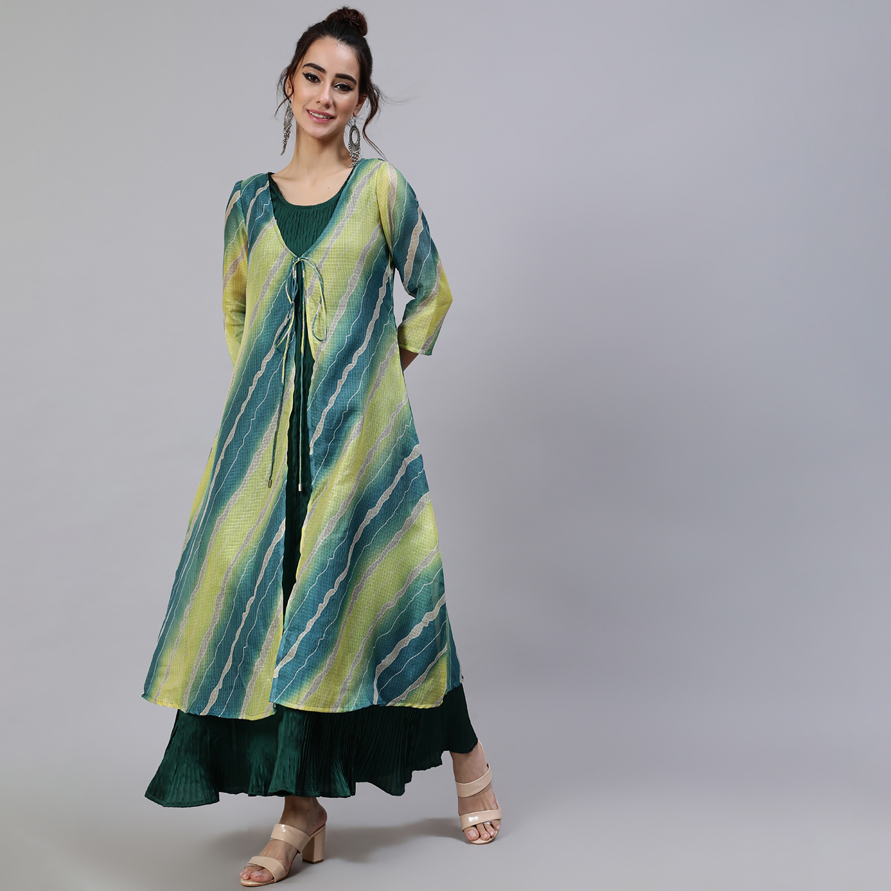 فستان ماكسي بطبعات وياقة دائرية ذات طبقتين من أكس كوتور بانداني-women-clothing-ethnicwear-kurtas-image-2