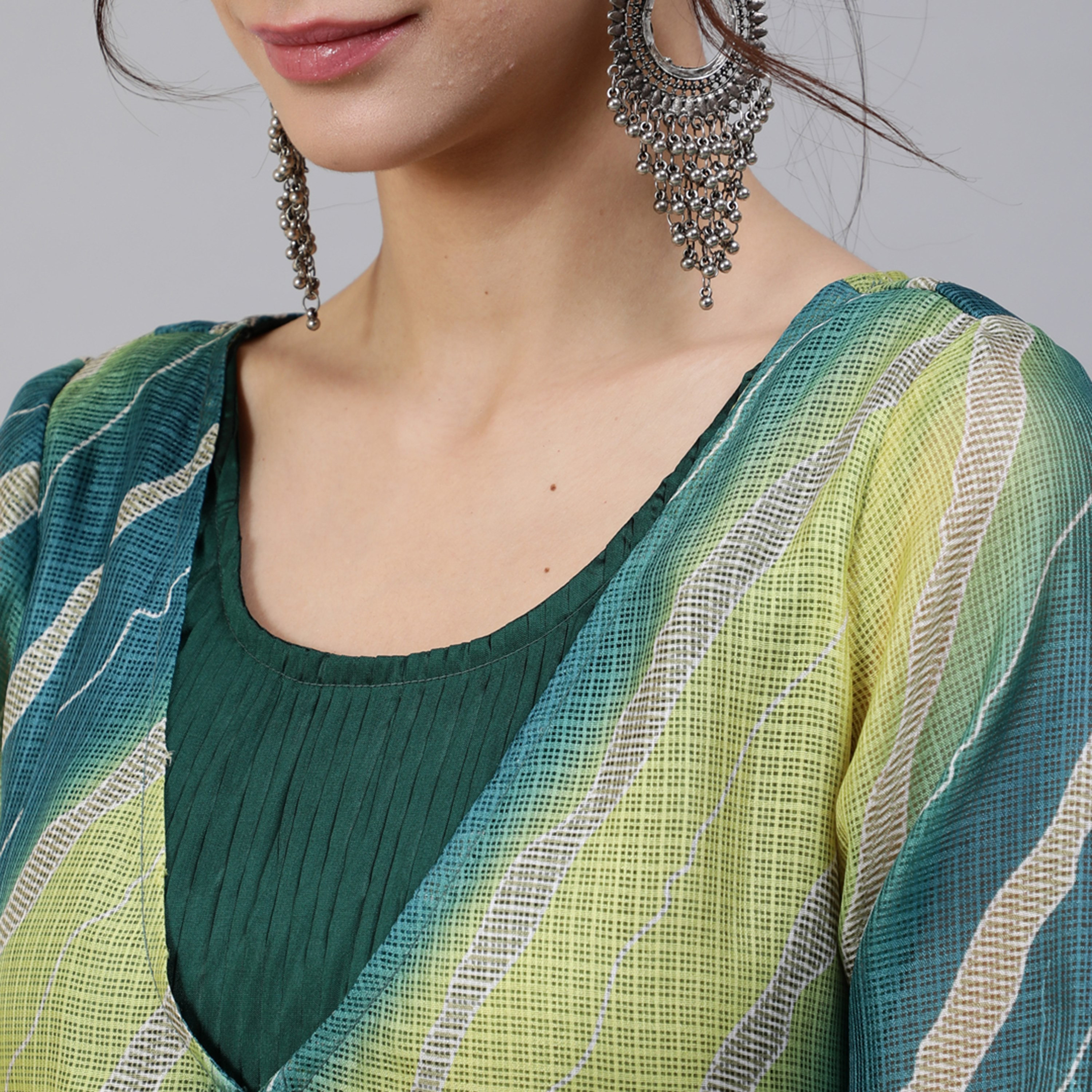 فستان ماكسي بطبعات وياقة دائرية ذات طبقتين من أكس كوتور بانداني-women-clothing-ethnicwear-kurtas-image-3