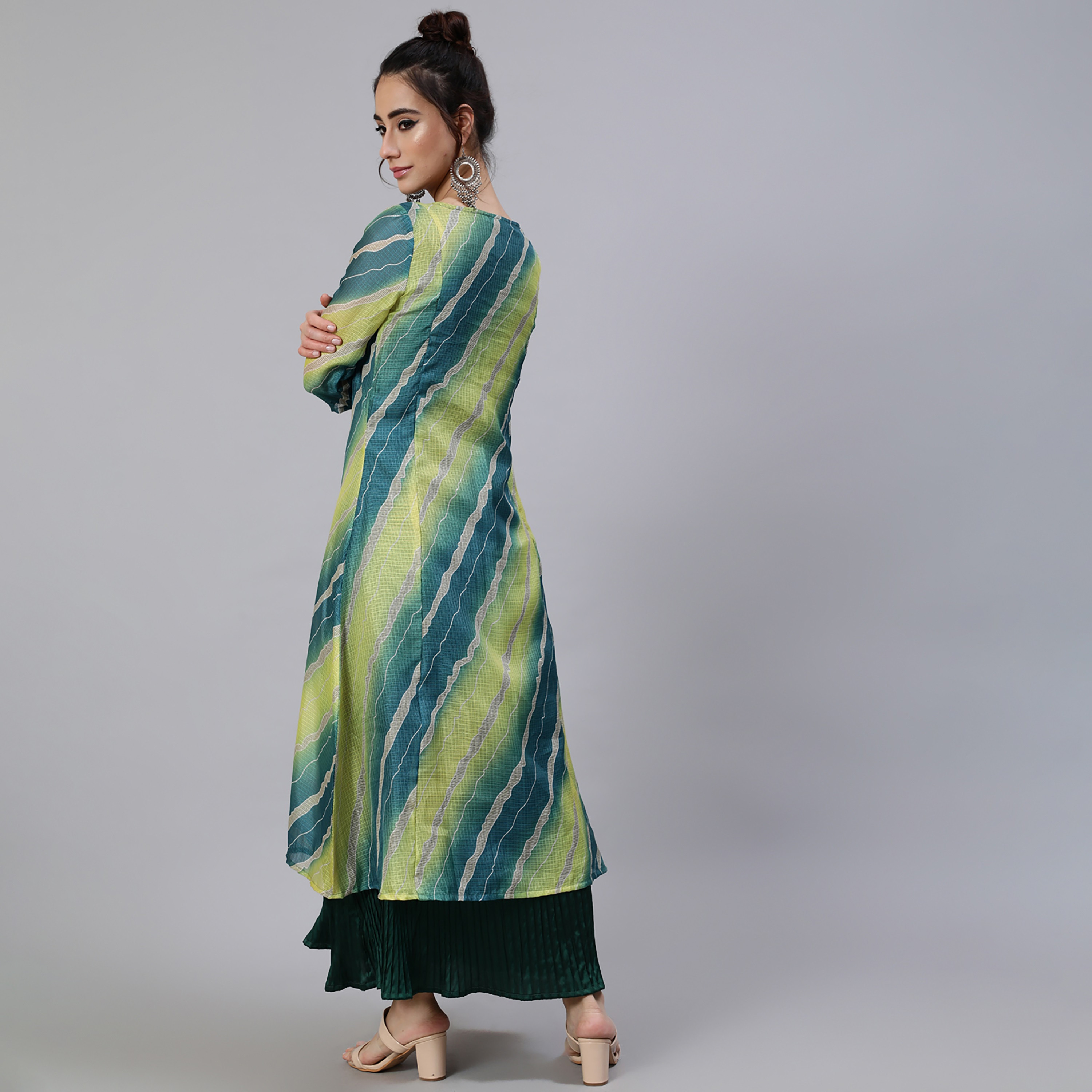 فستان ماكسي بطبعات وياقة دائرية ذات طبقتين من أكس كوتور بانداني-women-clothing-ethnicwear-kurtas-image-5