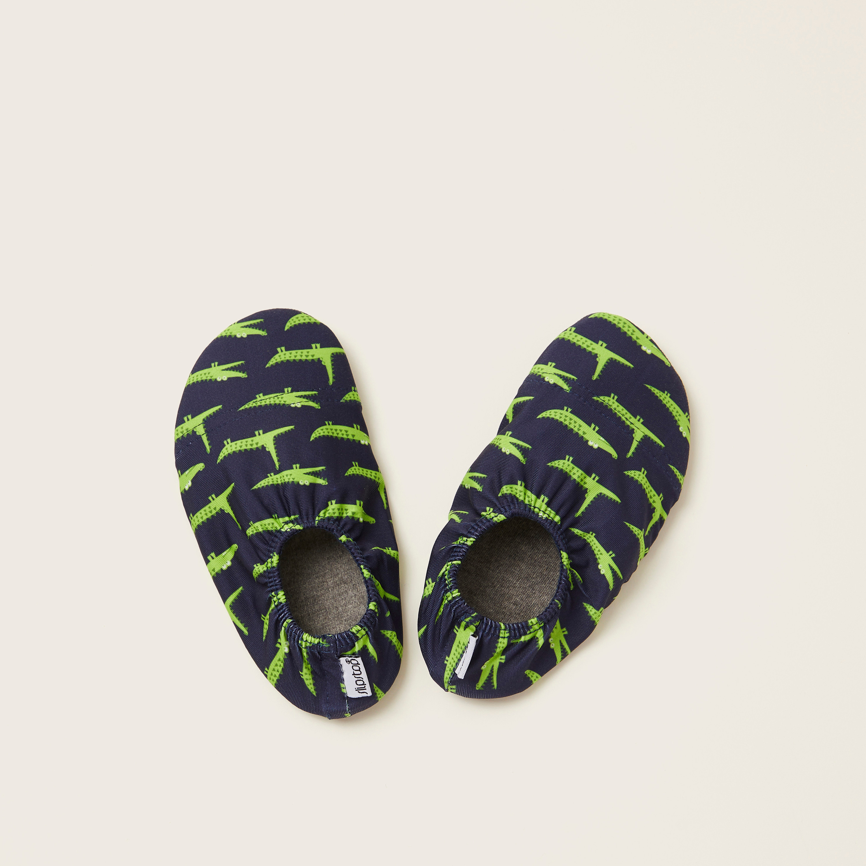 حذاء سهل الارتداء بطبعات تمساح-boys-clothing-swimwear-image-5