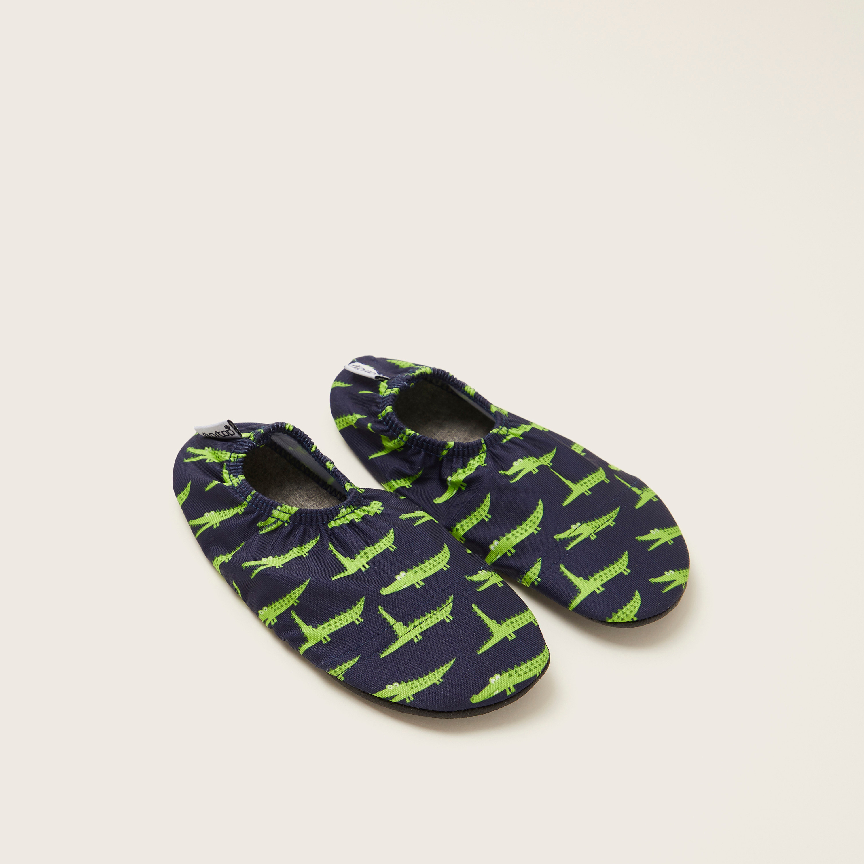 حذاء سهل الارتداء بطبعات تمساح-boys-clothing-swimwear-image-4