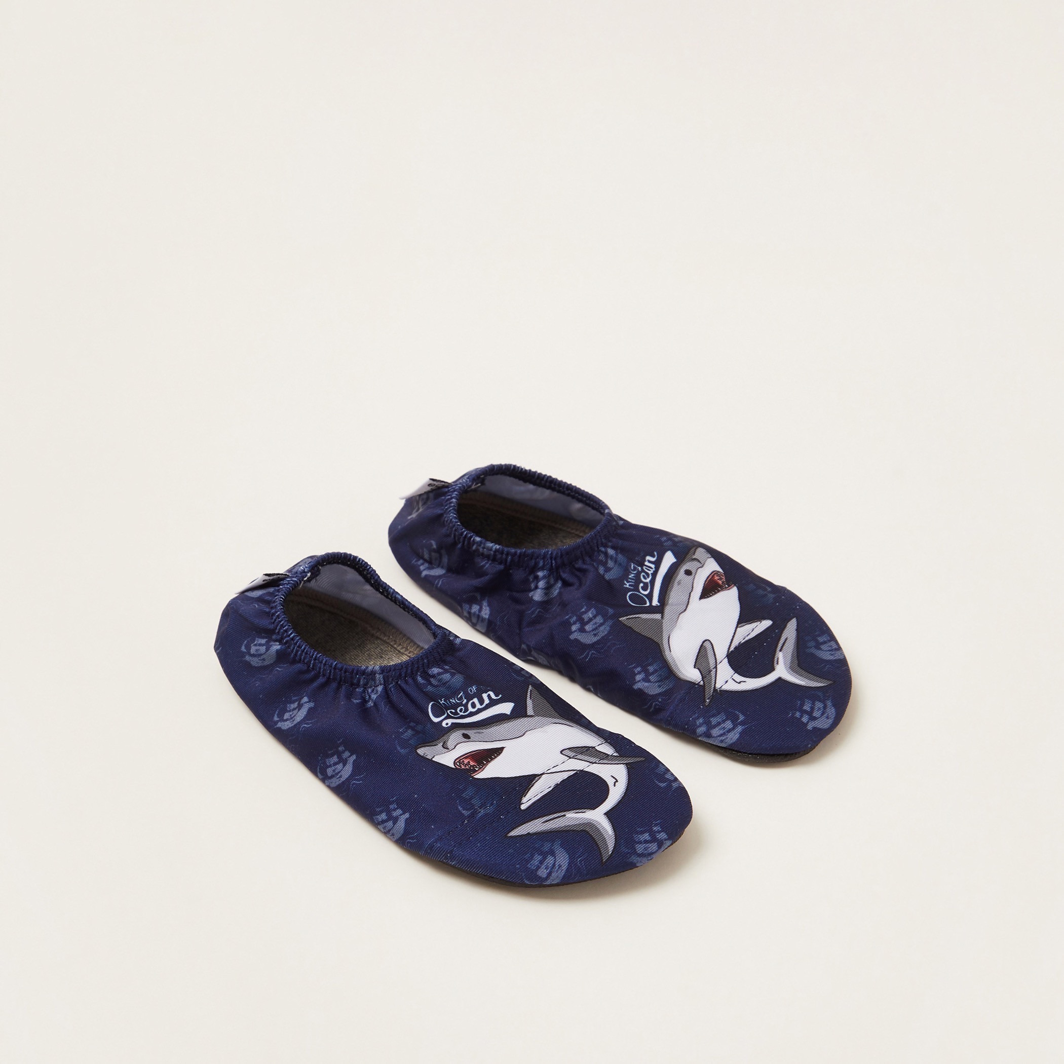 حذاء سهل الارتداء بطبعات سمكة قرش من سليبستوب-baby-boys-clothing-swimwear-image-2