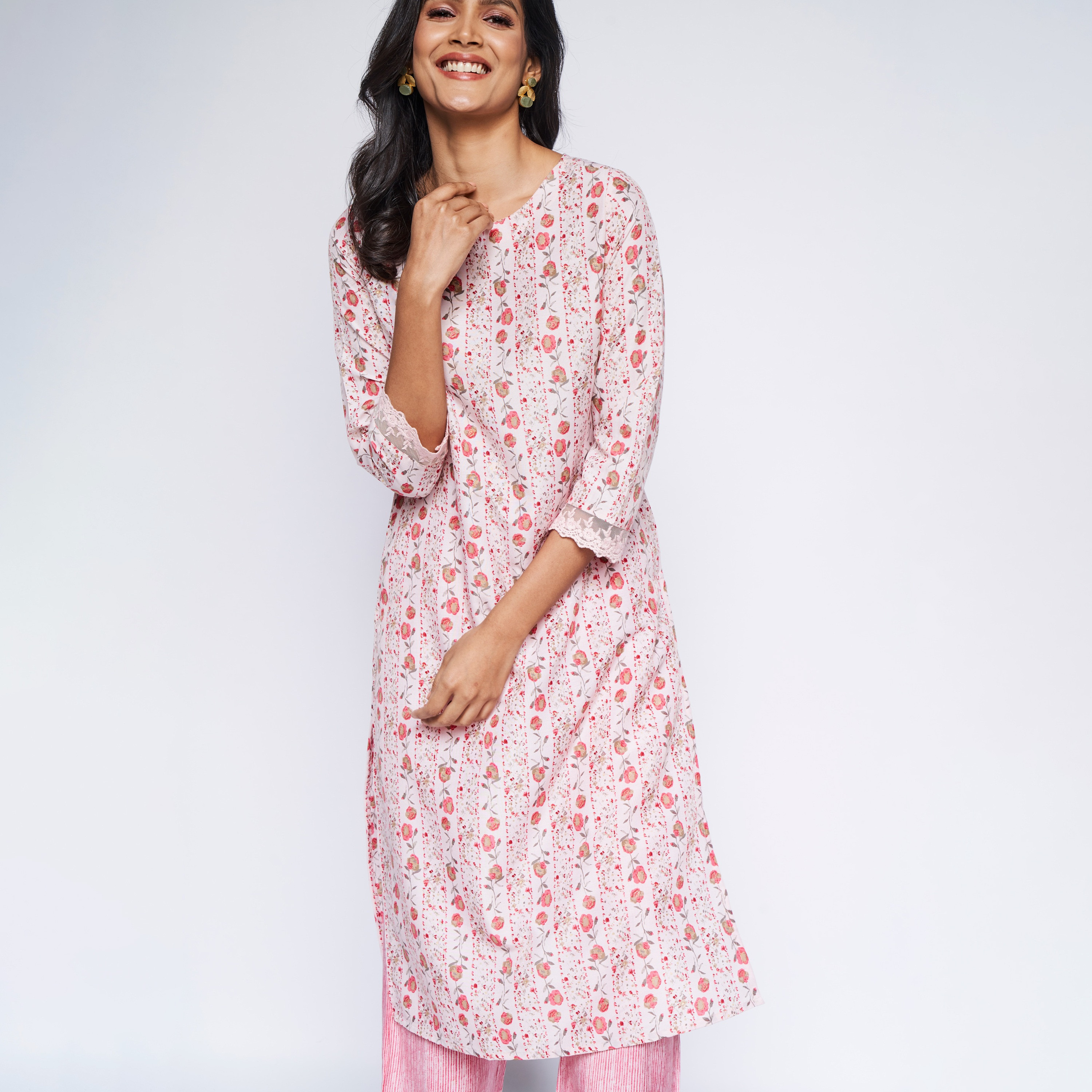 طقم قطعتين من كورتا مستقيمة مطبوعة برقبة دائرية مع بالازو مطبوع من آي تي إس إي-women-clothing-ethnicwear-salwarsuits-image-3