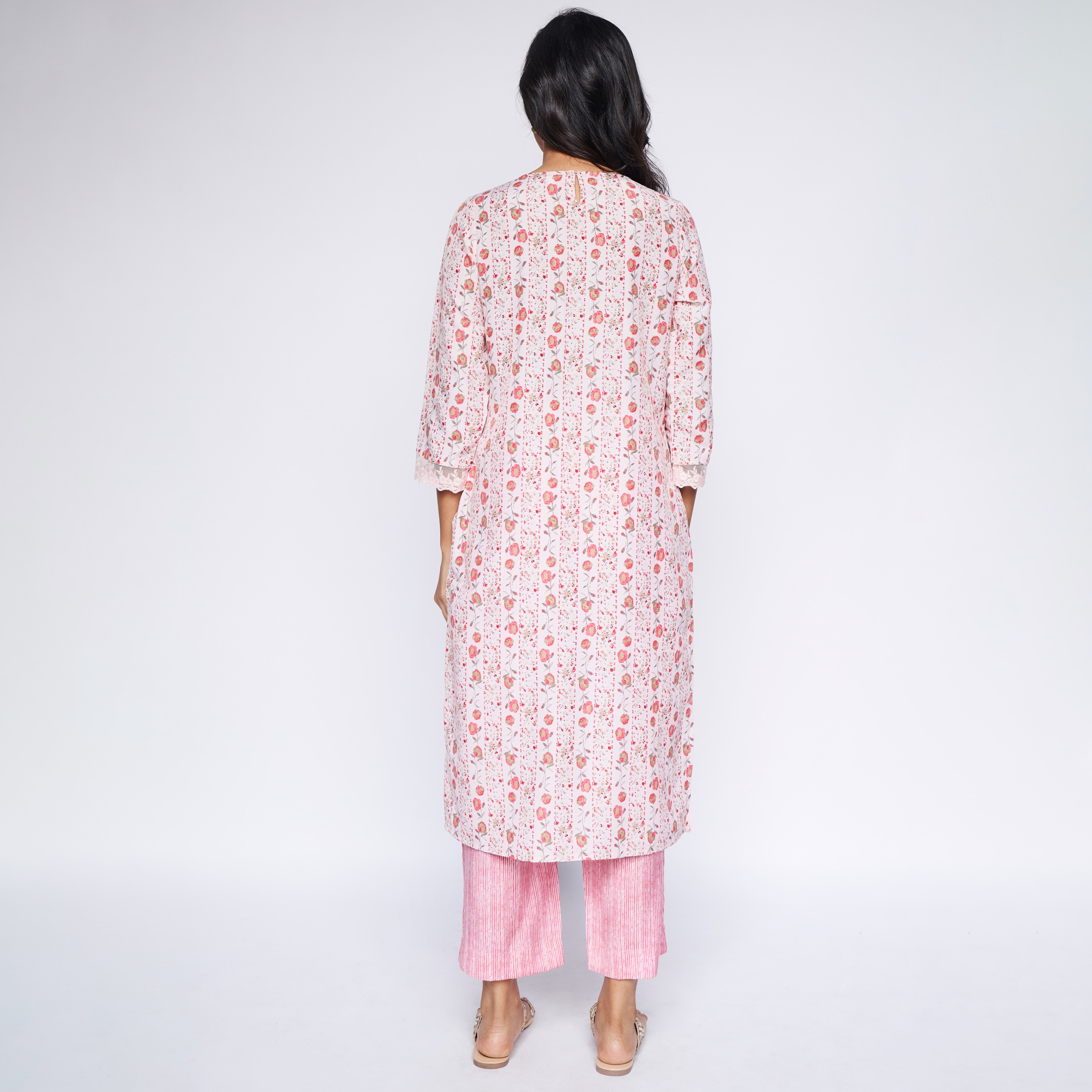 طقم قطعتين من كورتا مستقيمة مطبوعة برقبة دائرية مع بالازو مطبوع من آي تي إس إي-women-clothing-ethnicwear-salwarsuits-image-5