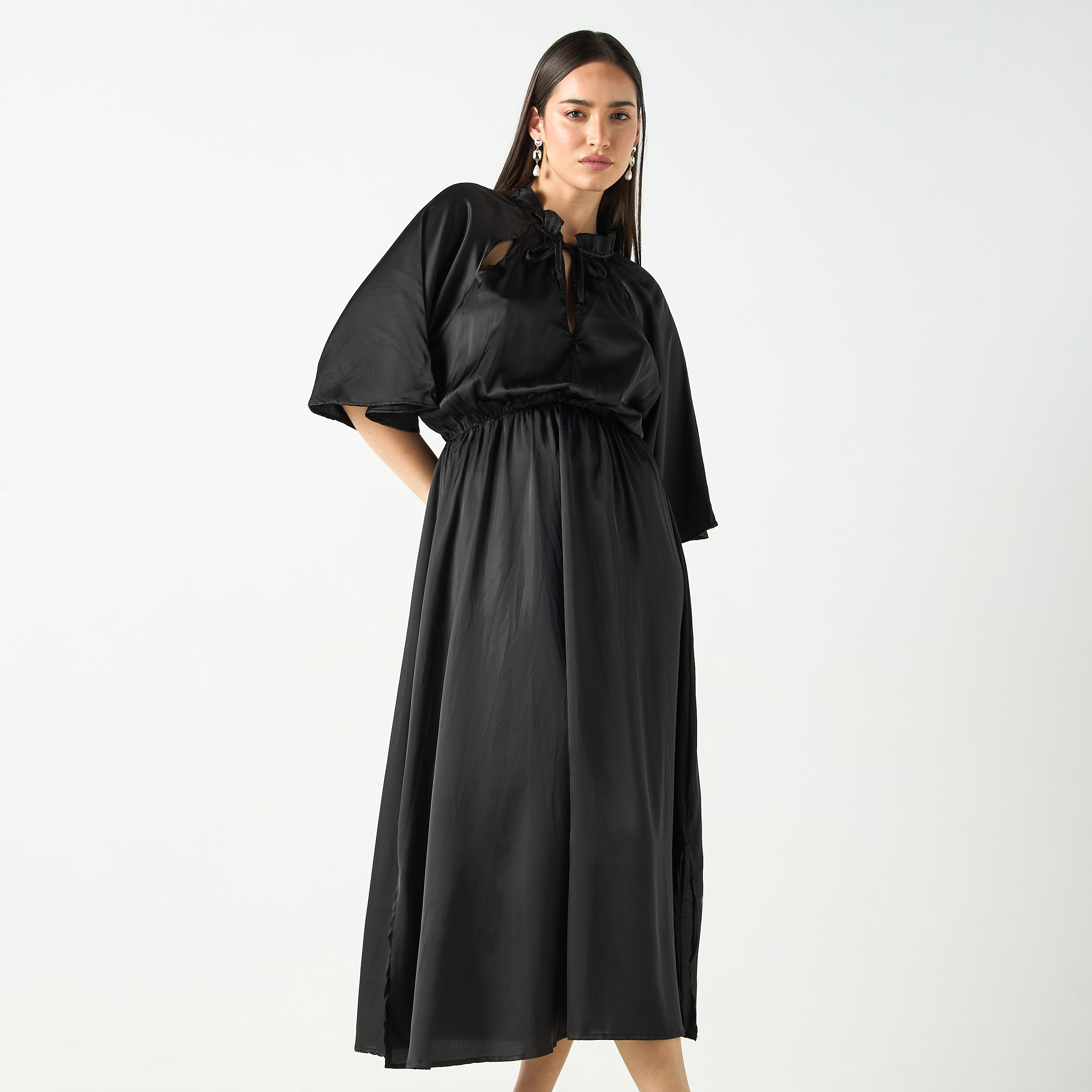 فستان بتفاصيل مفرغة بياقة كشكش وأربطة من سي نوار-women-clothing-dresses-image-1