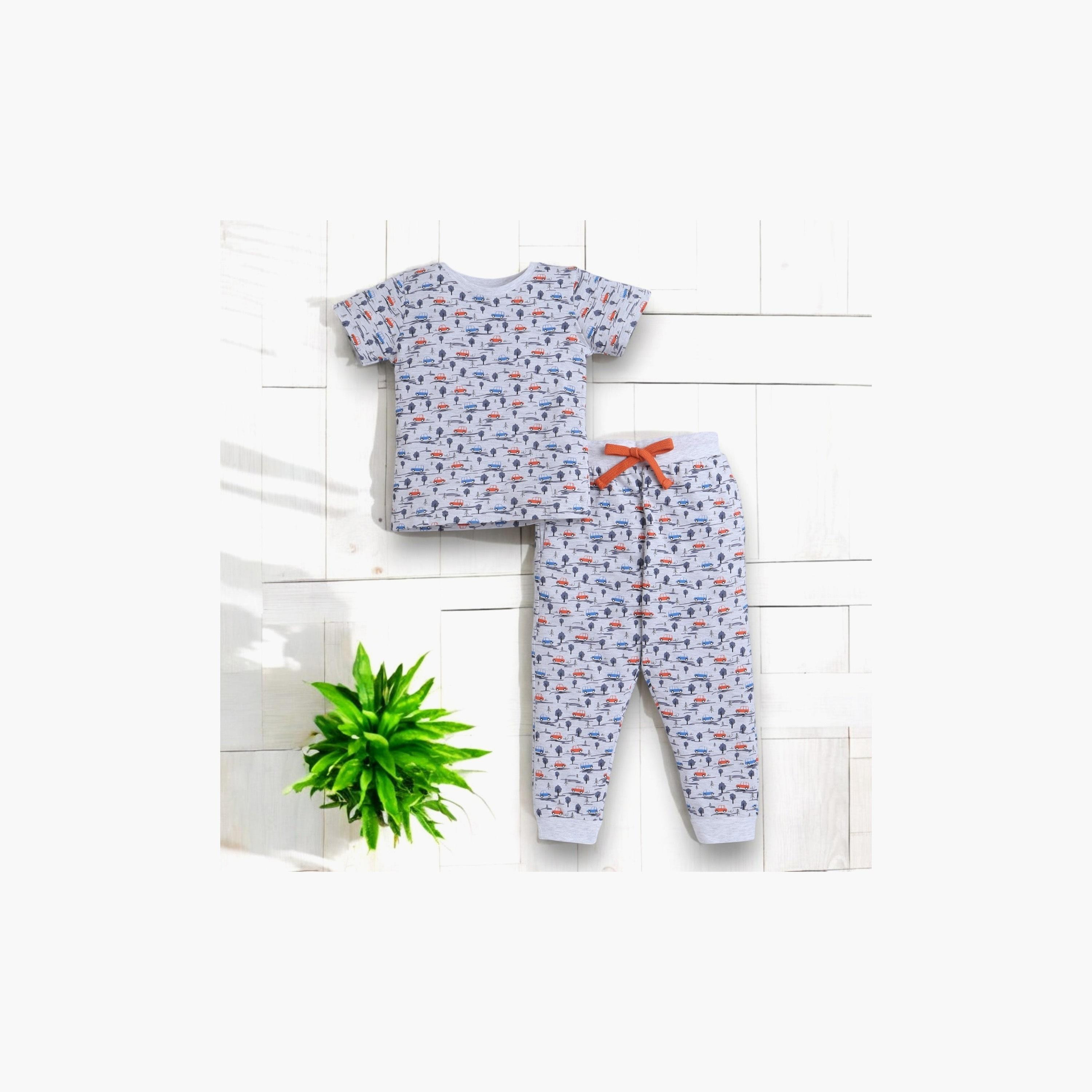 تي شيرت مطبوع بأكمام قصيرة مكون من قطعتين مع بنطال رياضي من فيكتور اند جين-boys-clothing-nightwear-image-5