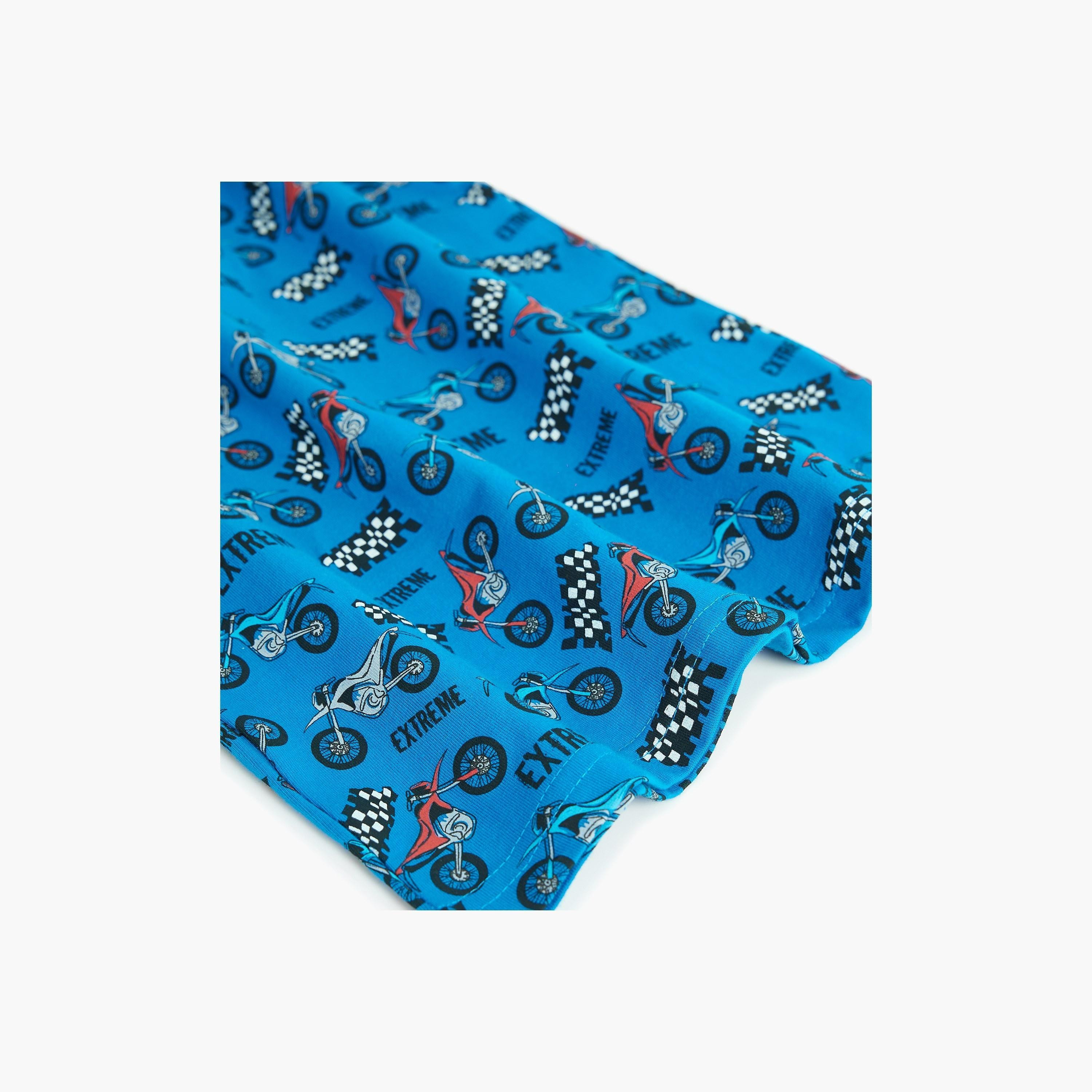 تي شيرت مطبوع بأكمام قصيرة مكون من قطعتين مع بنطال رياضي من فيكتور اند جين-boys-clothing-nightwear-image-5
