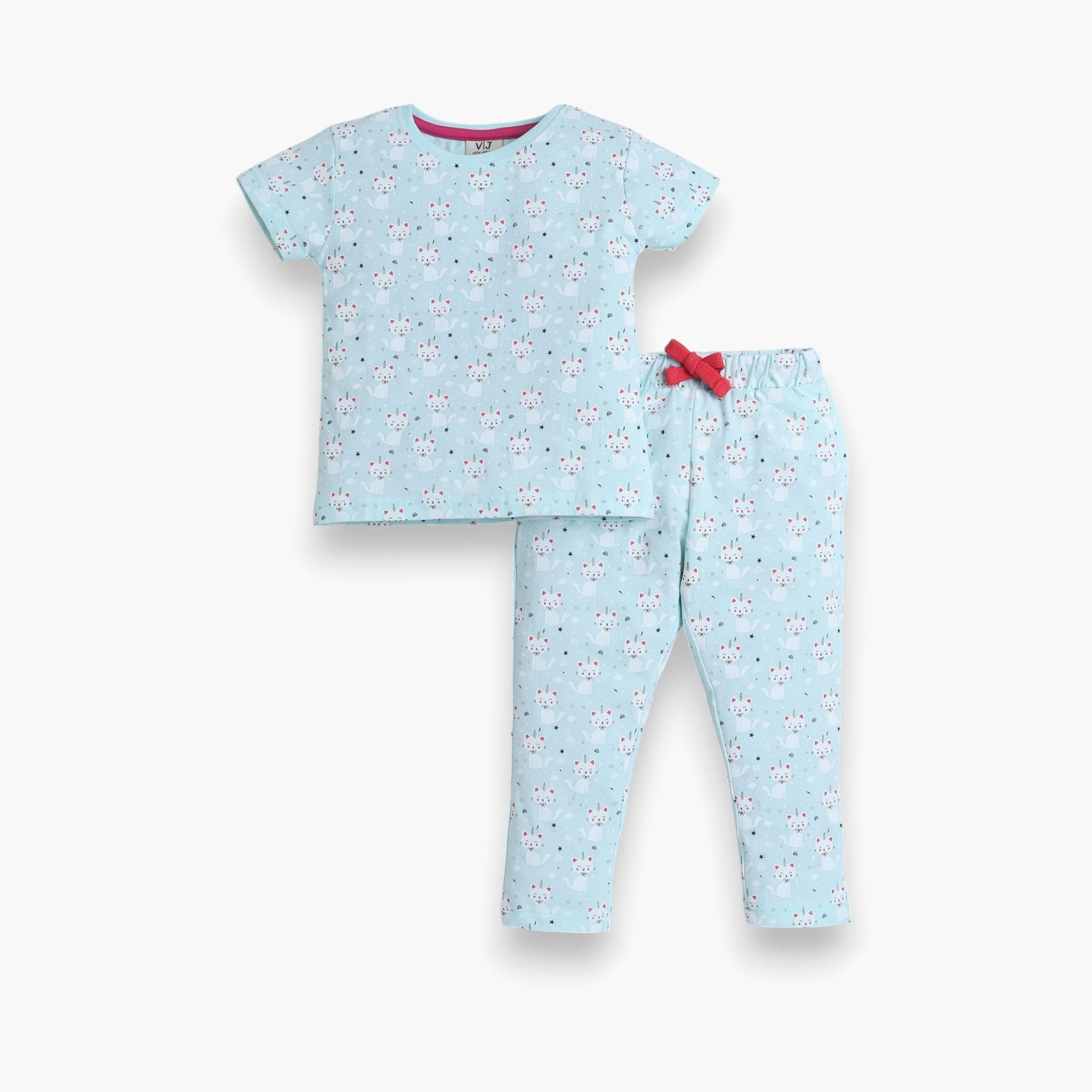 تي شيرت مطبوع بأكمام قصيرة مكون من قطعتين مع بنطال رياضي من فيكتور اند جين-baby-girls-clothing-nightwear-pyjamasets-image-1