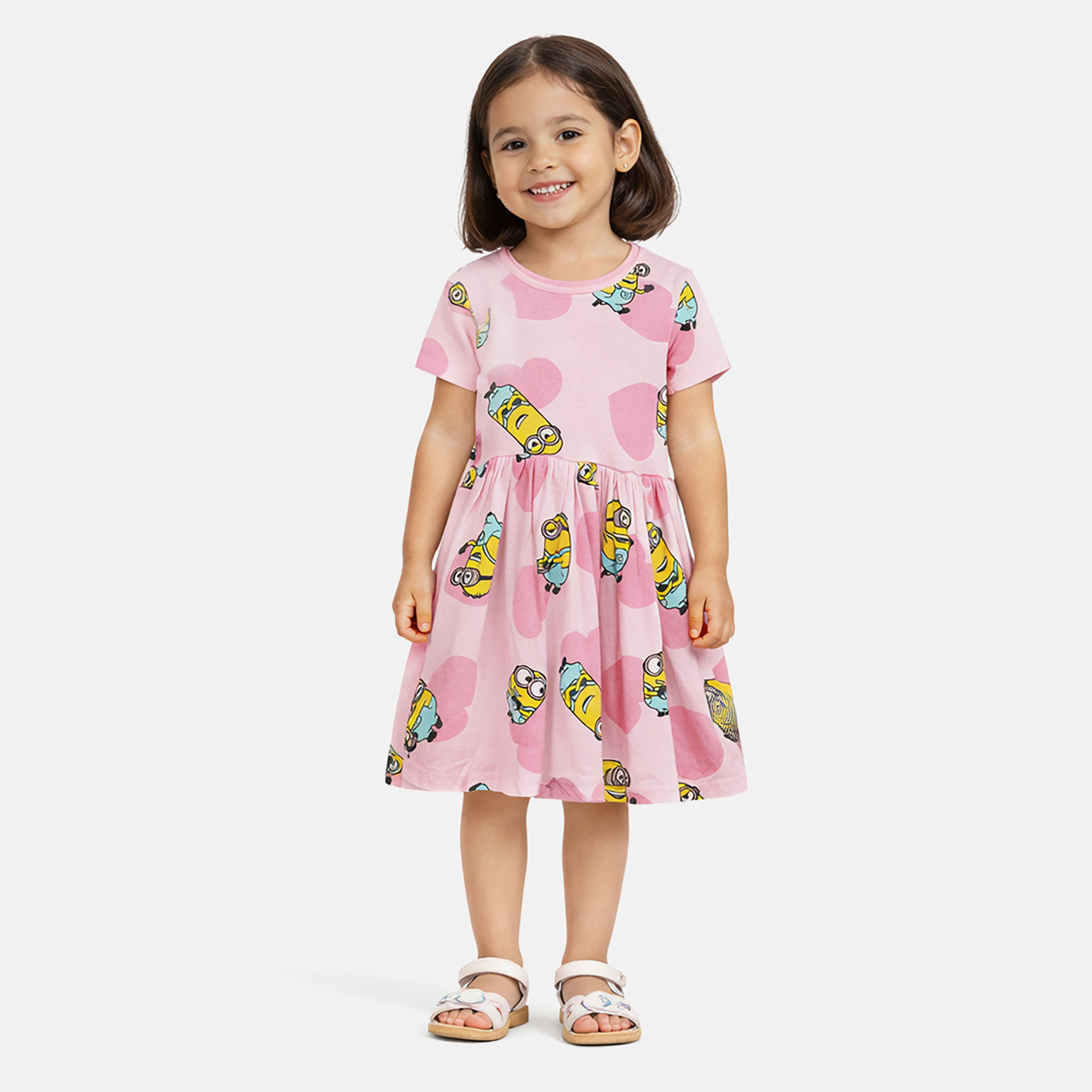 فستان بأكمام قصيرة بطبعة جرافيك منيون-girls-clothing-dressesandjumpsuits-image-1
