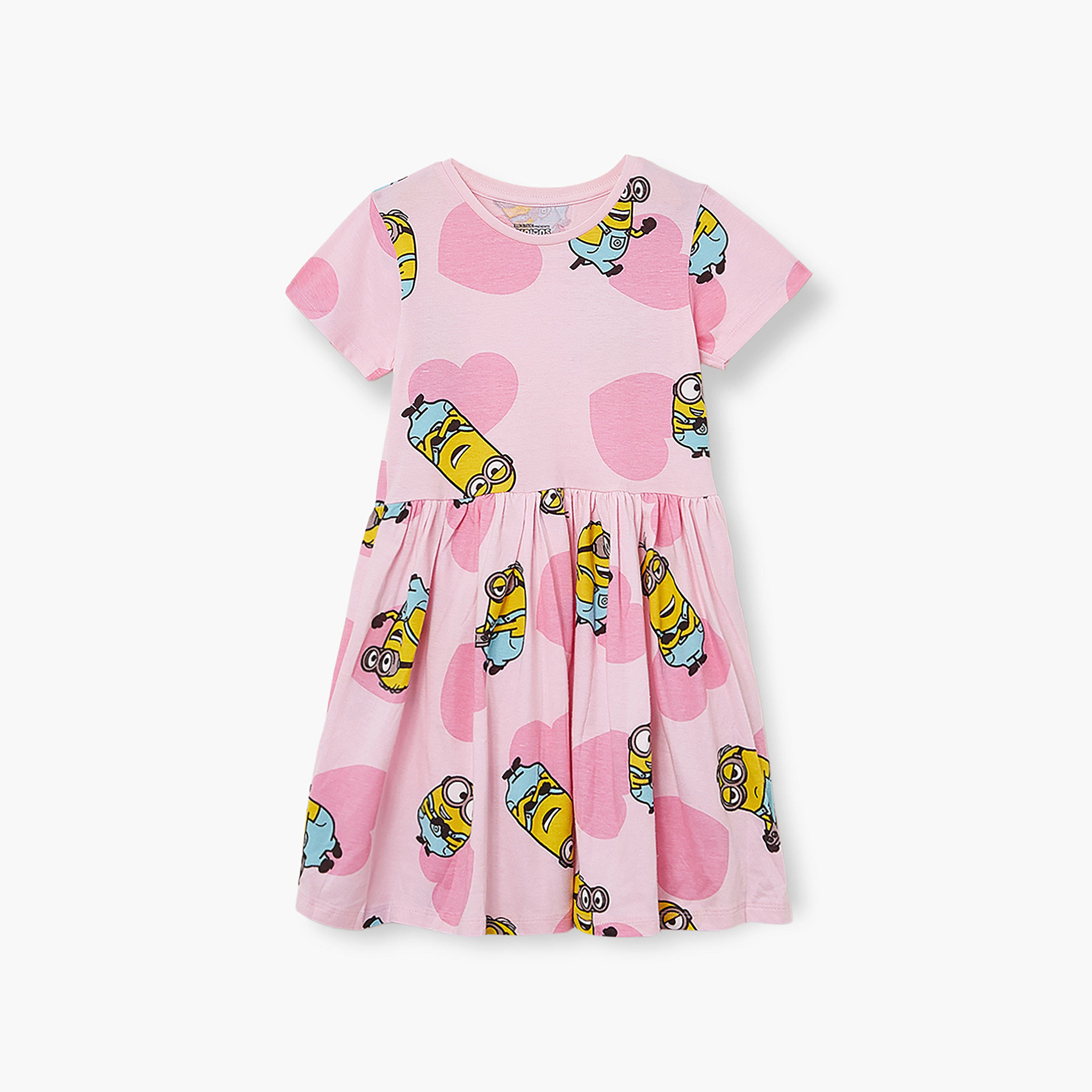 فستان بأكمام قصيرة بطبعة جرافيك منيون-girls-clothing-dressesandjumpsuits-image-2