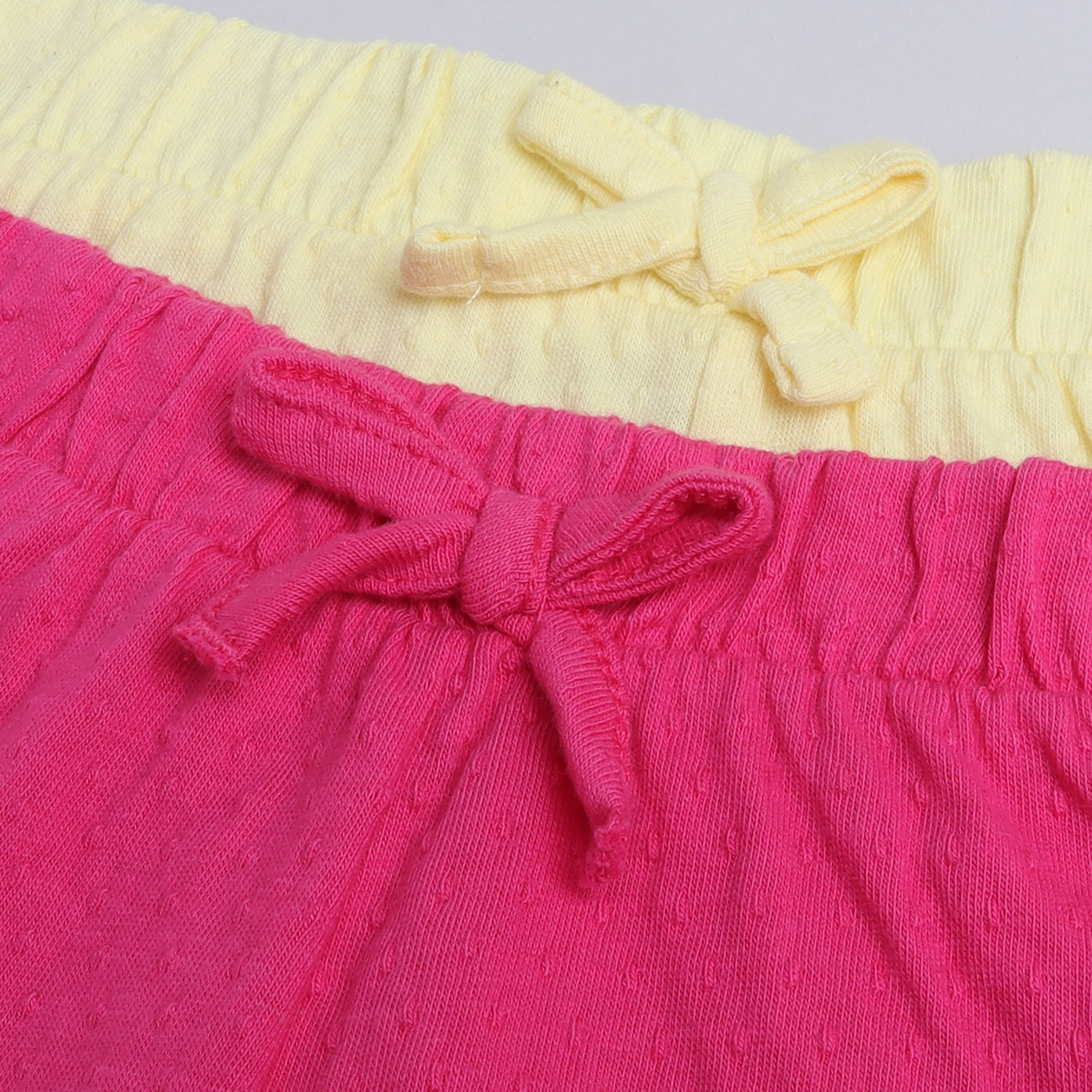 طقم من قطعتين شورتات سادة بنمط الجاكار من فيكتور اند جين-girls-clothing-bottoms-shorts-image-5