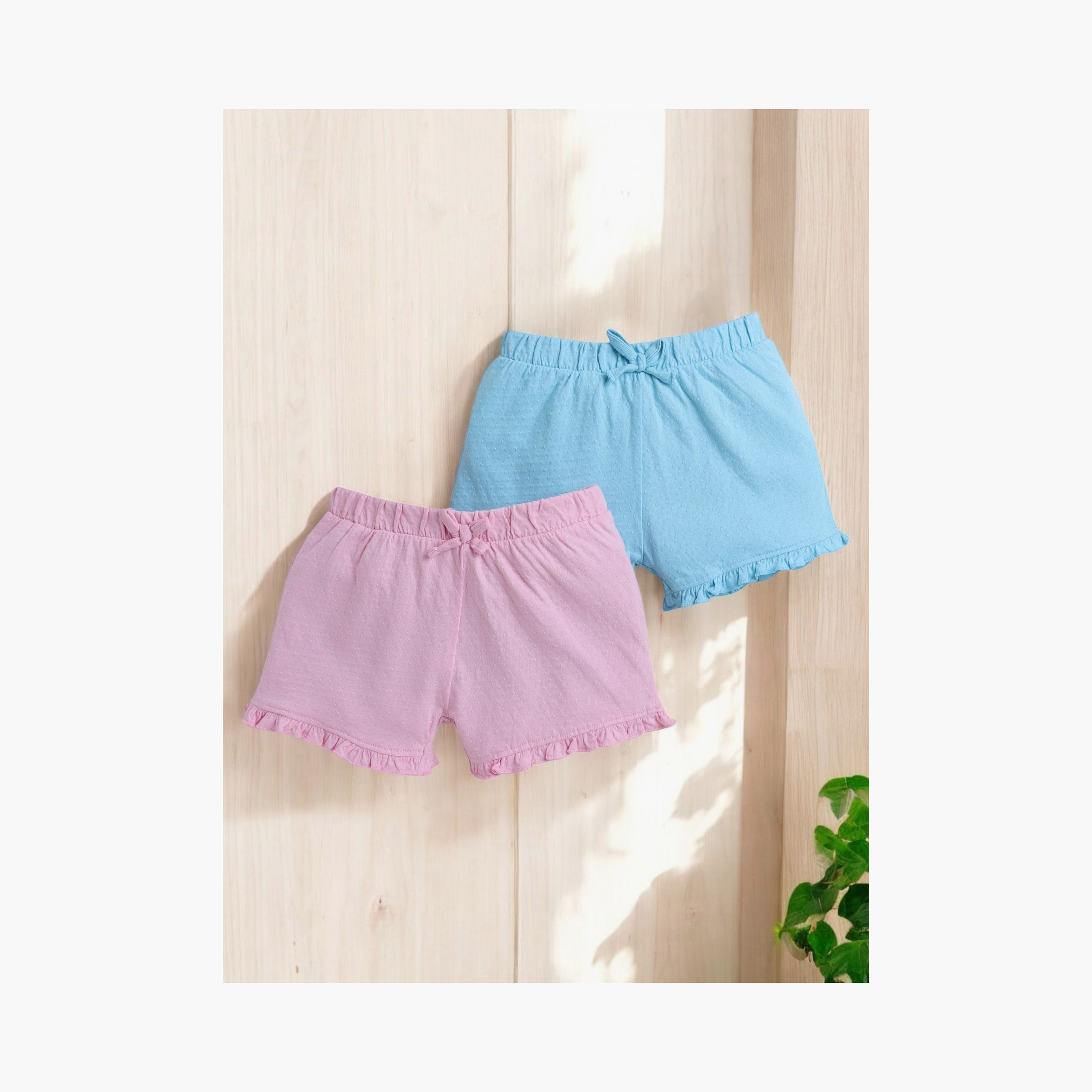 طقم من قطعتين شورتات سادة بنمط الجاكار من فيكتور اند جين-girls-clothing-bottoms-shorts-image-4