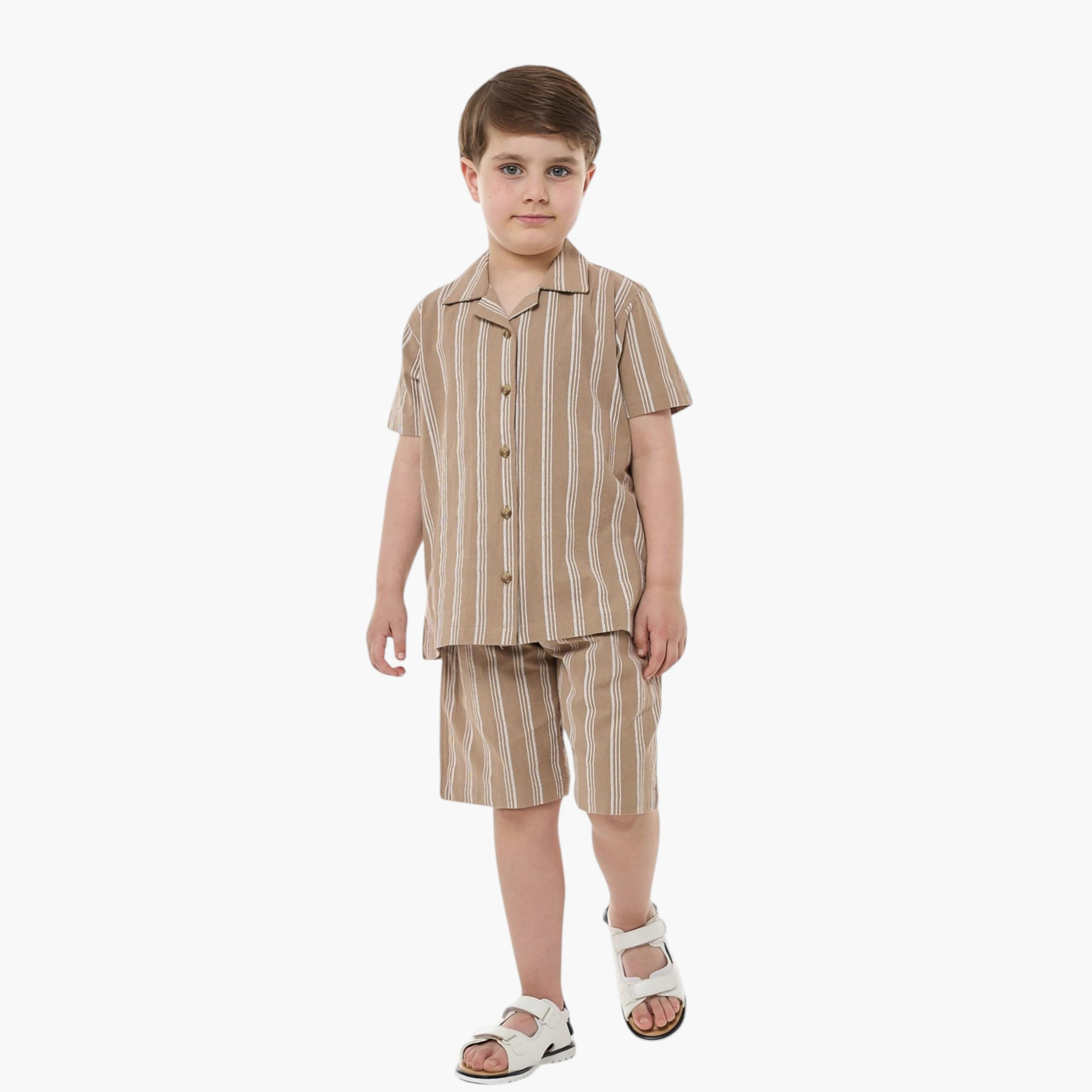 قميص مخطط بأكمام قصيرة مع شورت من قطعتين من فيكتور اند جين-boys-clothing-setsandcoords-image-7