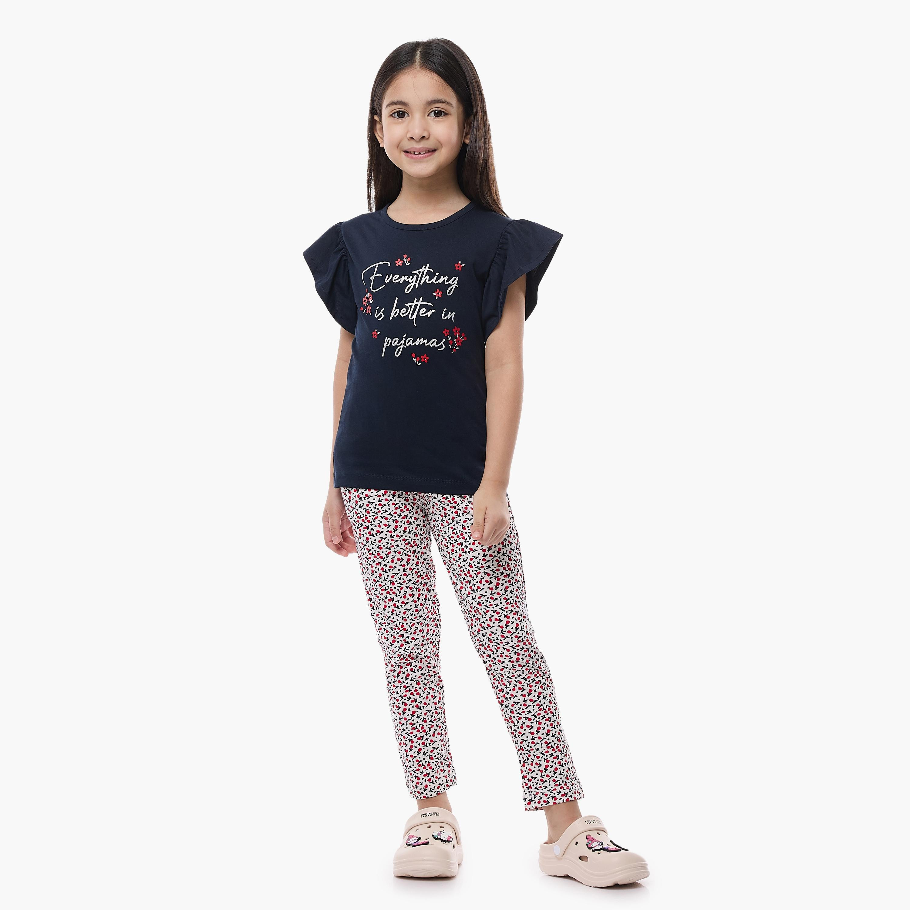 تي شيرت مطبوع بأكمام كاب مع بيجاما من قطعتين من فيكتور اند جين-girls-clothing-nightwear-image-1