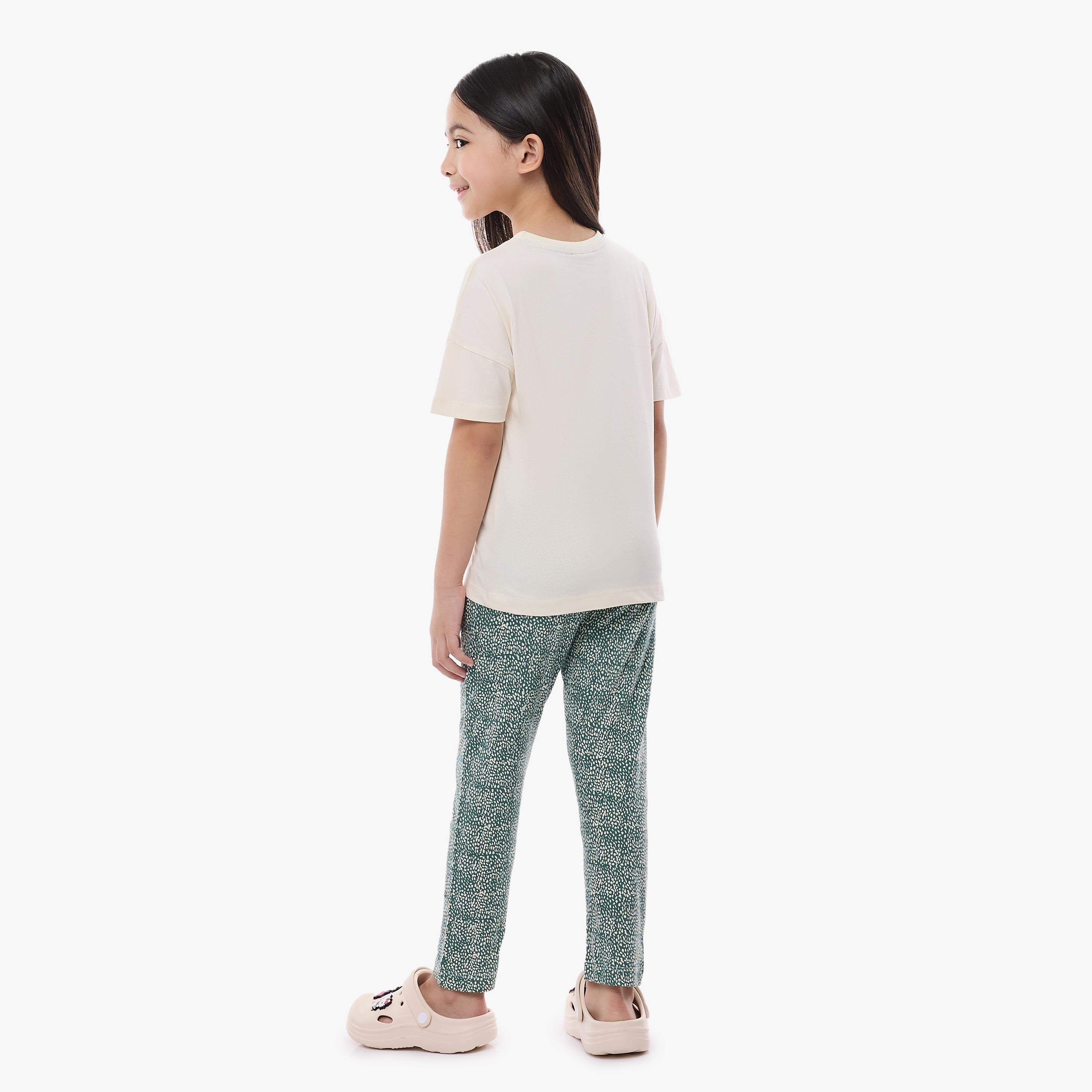 تي شيرت مطبوع بأكمام قصيرة مع بيجاما من قطعتين من فيكتور اند جين-girls-clothing-nightwear-image-2