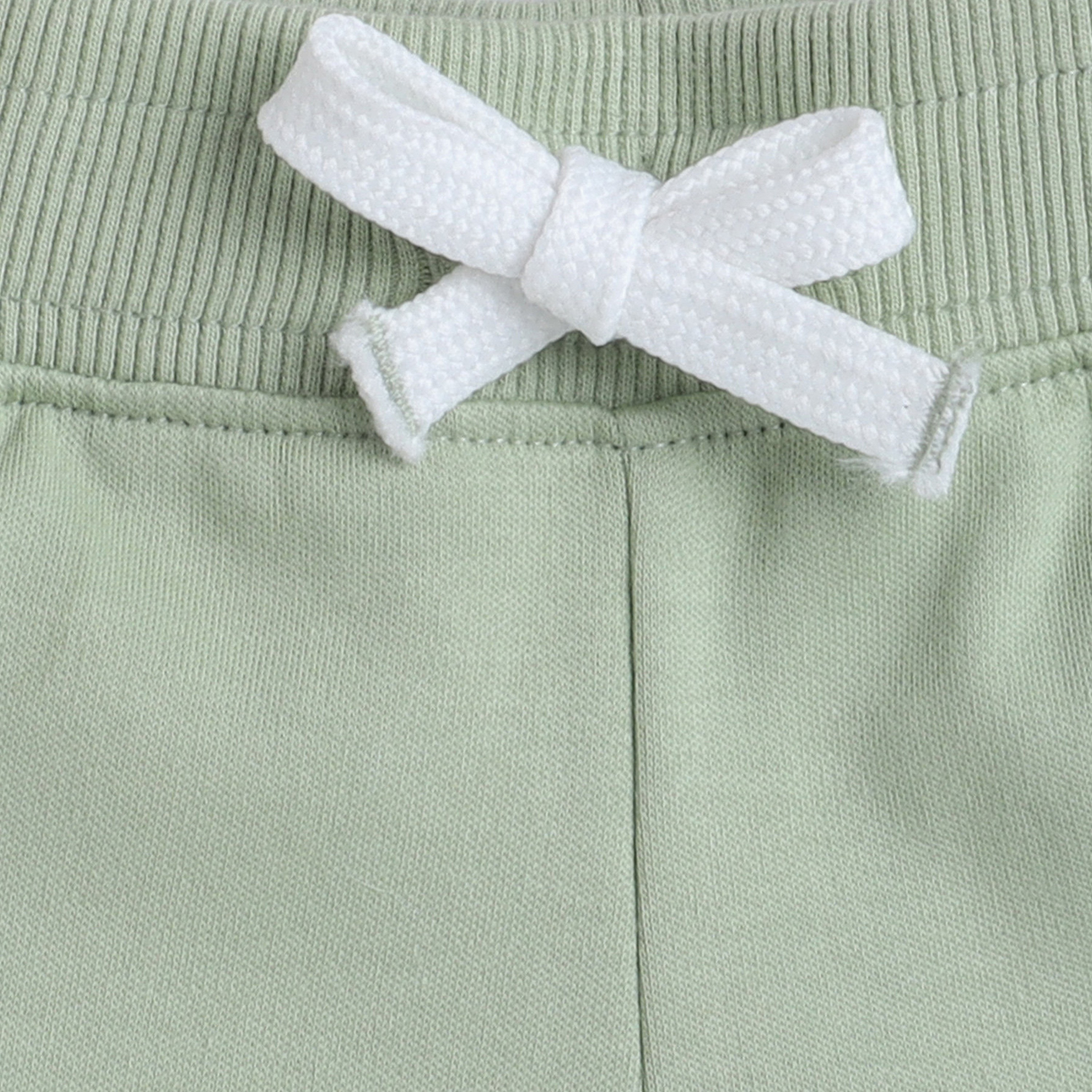 طقم تي شيرت وشورت مطرز بنقشة صبار لطيفة من فيكتور آند جين - أبيض ورمادي-baby-boys-clothing-setsandcoords-image-4