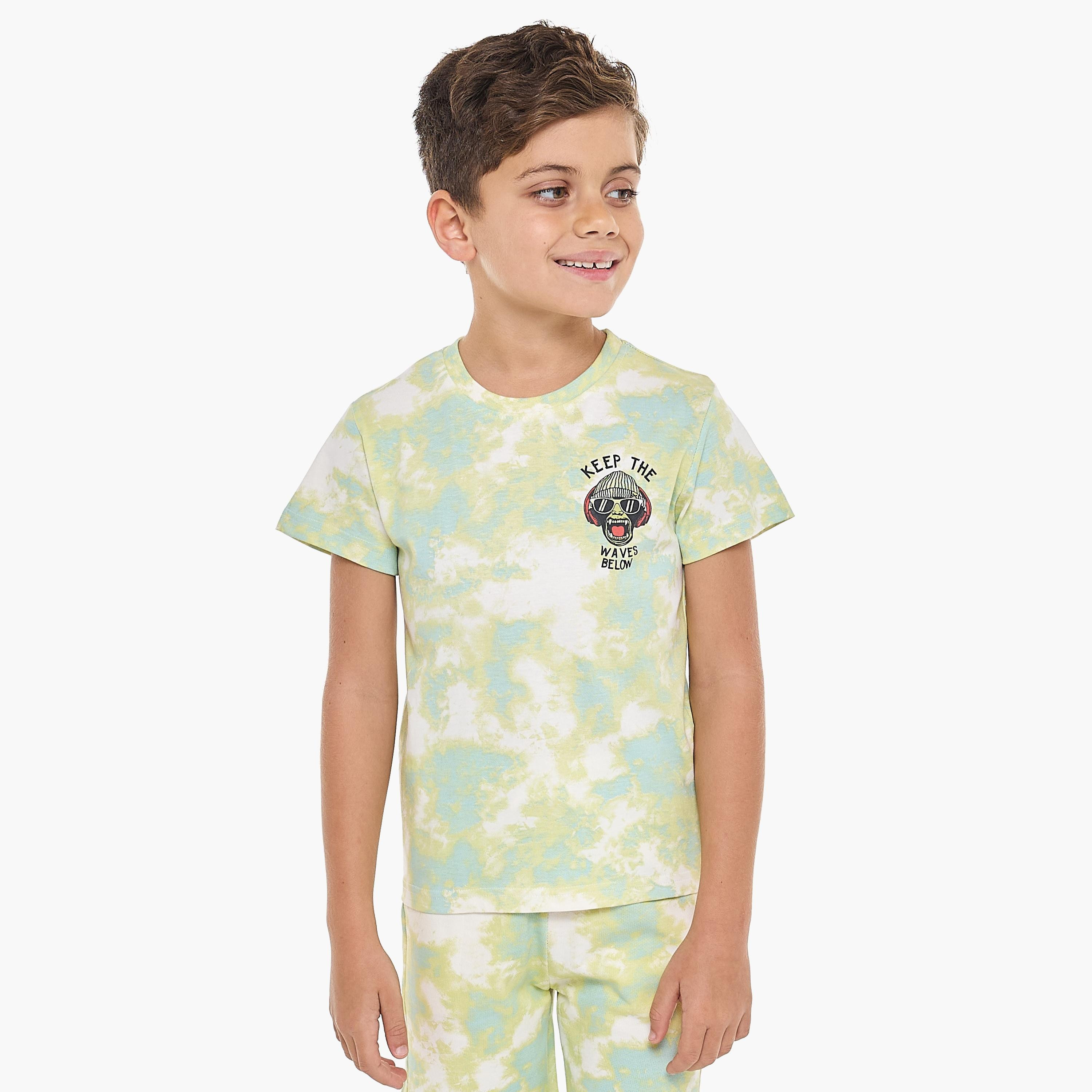 تي شيرت مطبوع بأكمام قصيرة مع شورت من قطعتين من فيكتور اند جين-boys-clothing-setsandcoords-image-3