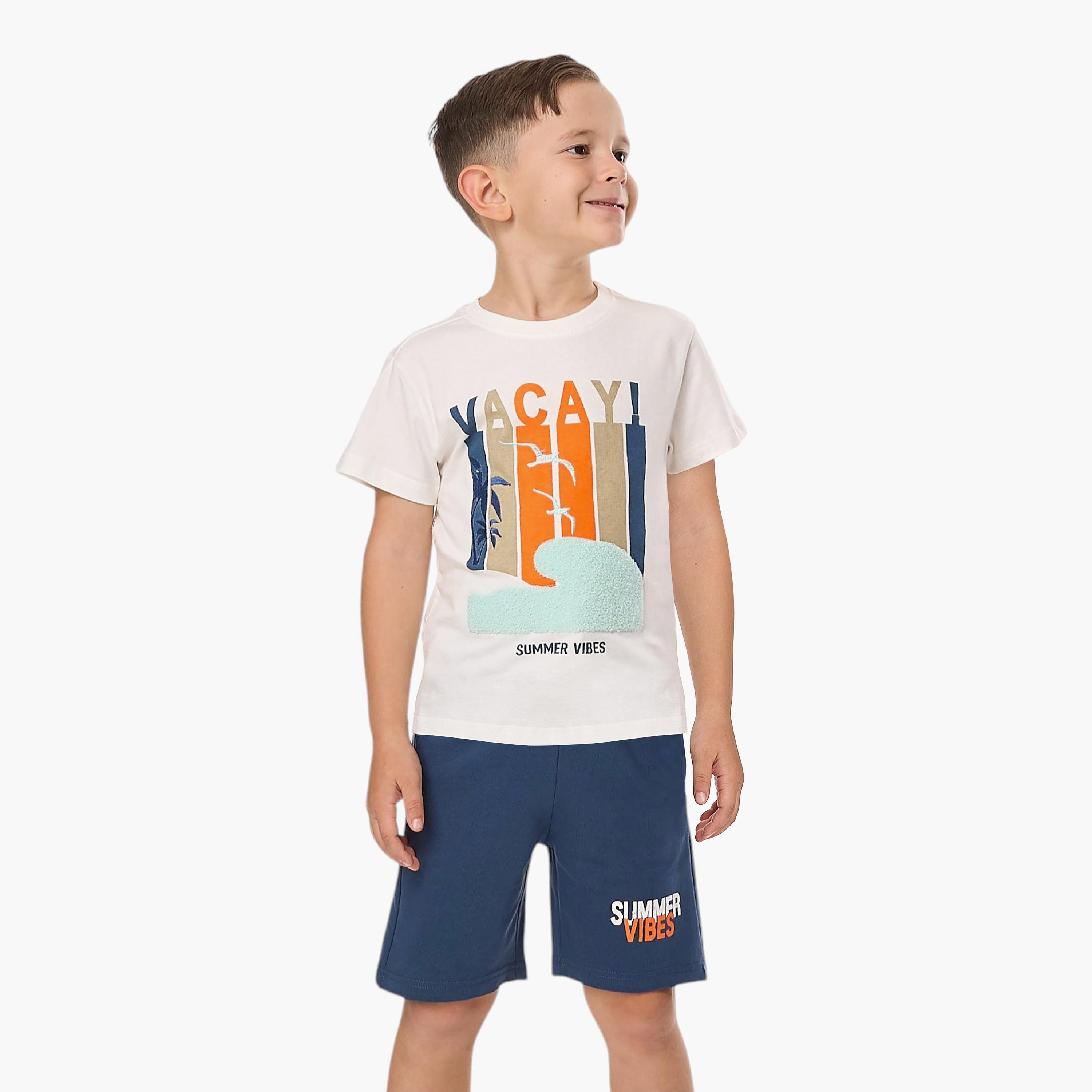 تي شيرت مطبوع بأكمام قصيرة مع شورت من قطعتين من فيكتور اند جين-boys-clothing-setsandcoords-image-2