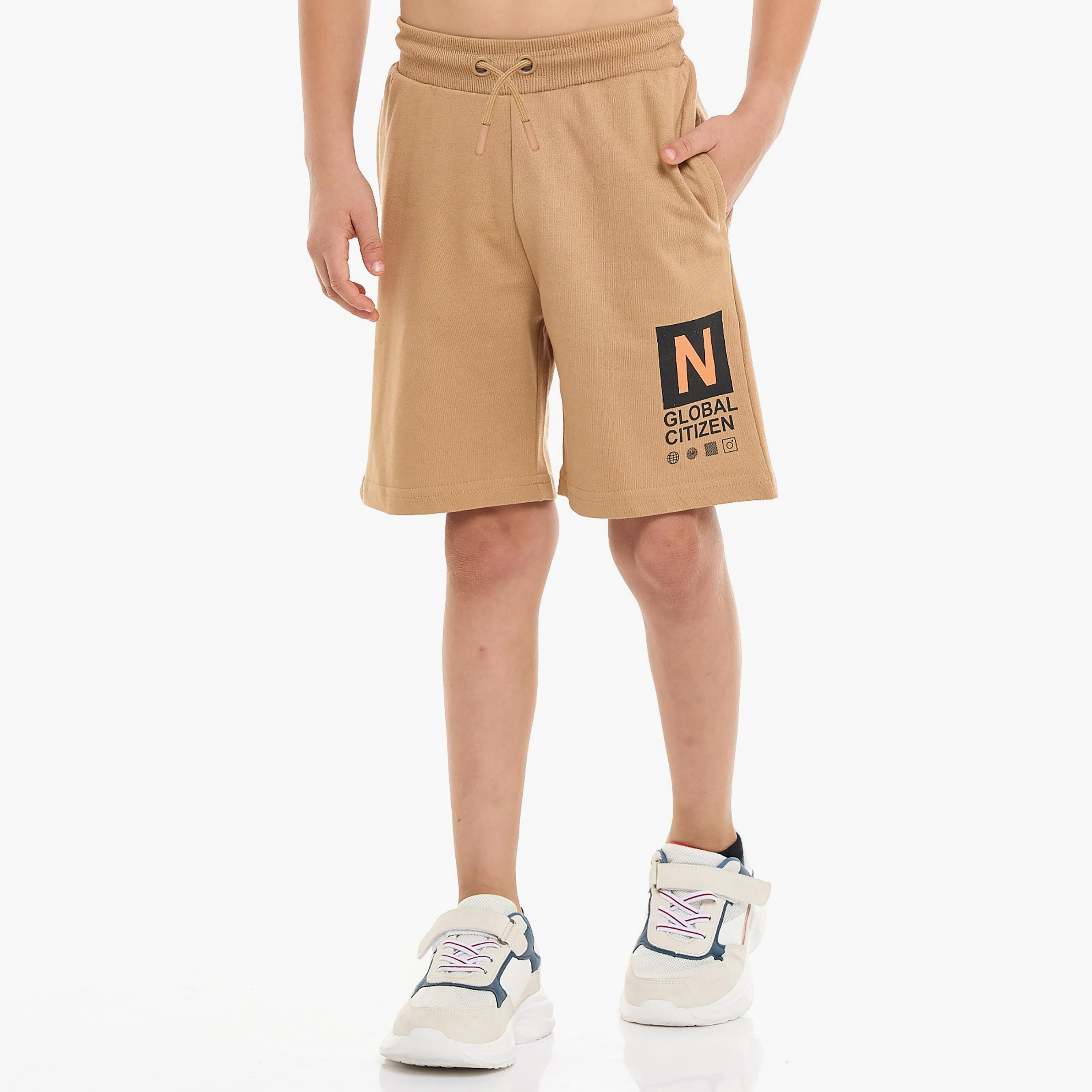 تي شيرت مطبوع بأكمام قصيرة مع شورت من قطعتين من فيكتور اند جين-boys-clothing-setsandcoords-image-6