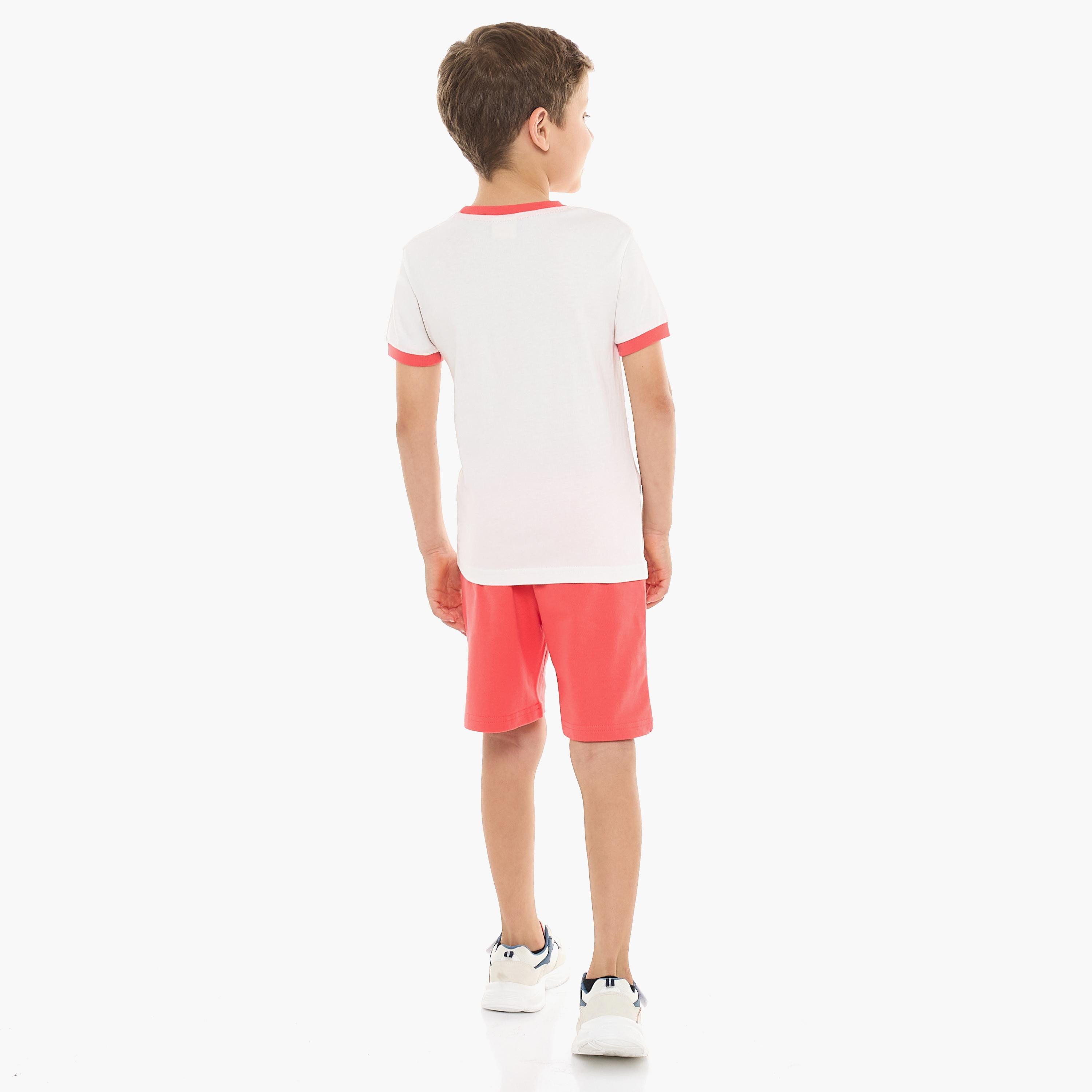 تي شيرت مطبوع بأكمام قصيرة مع شورت من قطعتين من فيكتور اند جين-baby-boys-clothing-setsandcoords-image-2