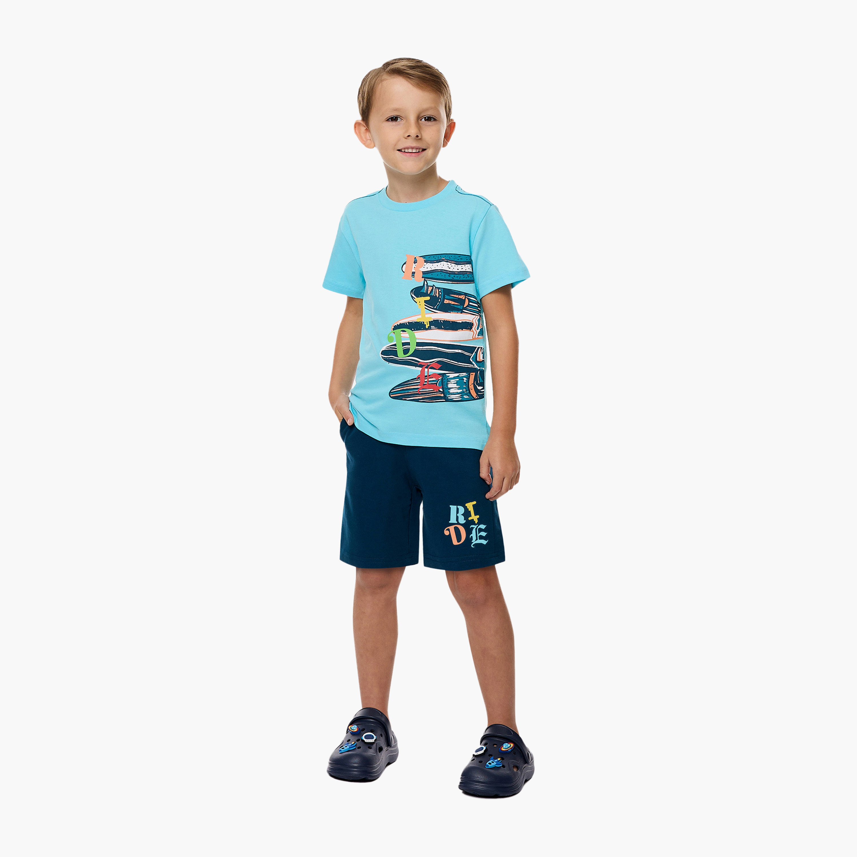 طقم تي شيرت وشورت بطبعة فيكتور آند جين للتزلج - أزرق-boys-clothing-setsandcoords-image-5