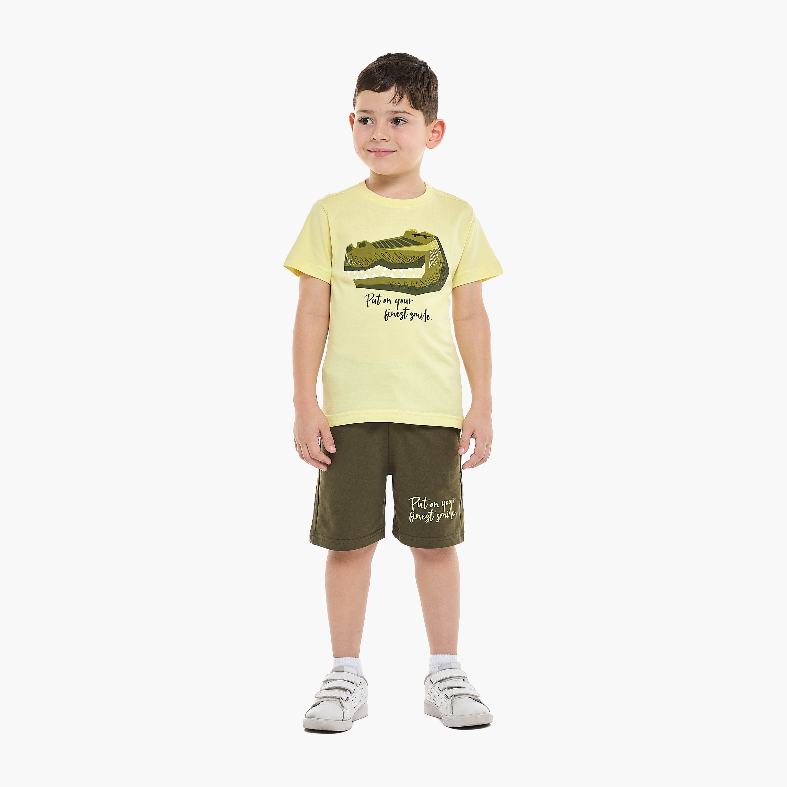 تي شيرت وشورت مطبوعان بجيوب من فيكتور آند جين - زيتوني-boys-clothing-setsandcoords-image-5