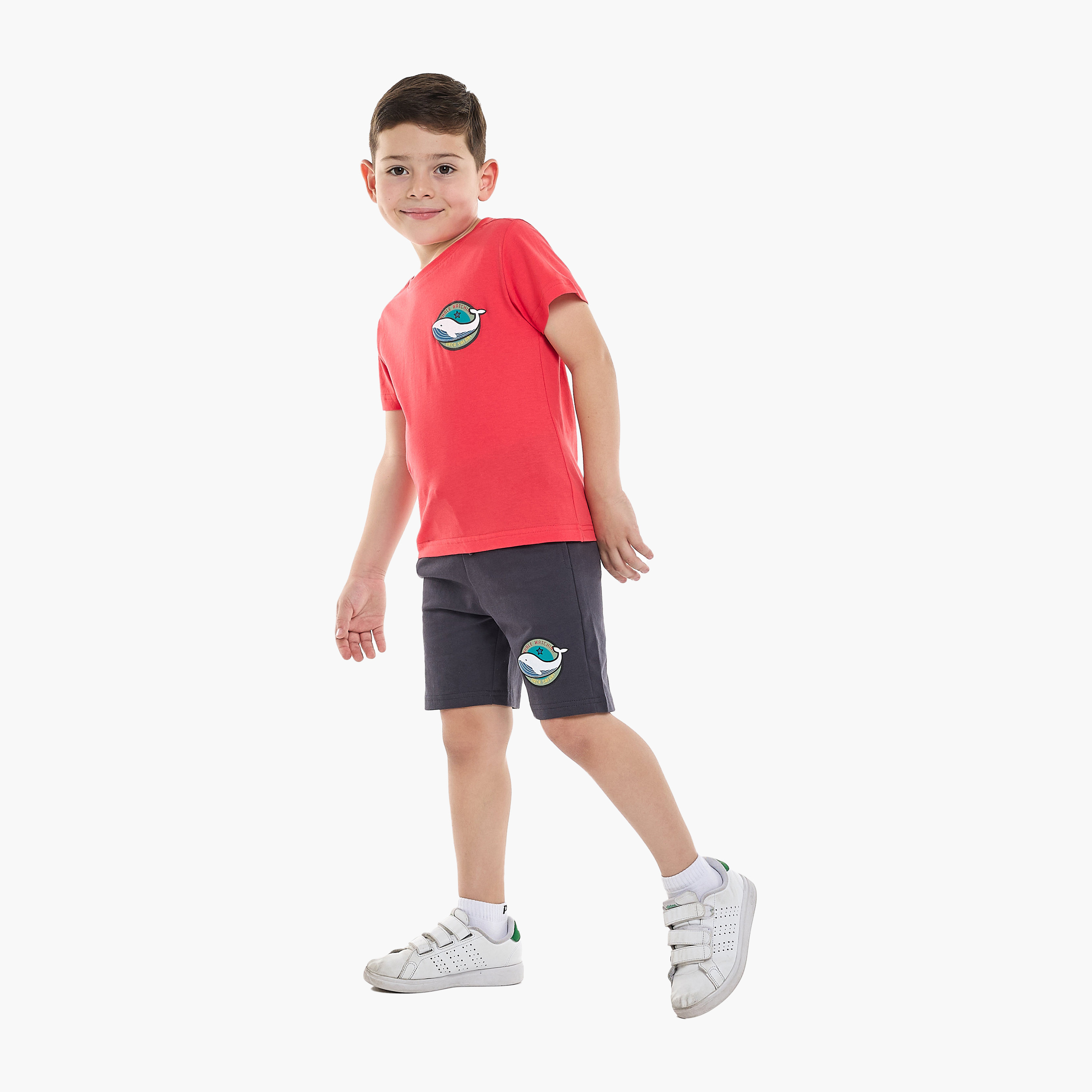 تي شيرت وشورت مطبوعان بجيوب من فيكتور آند جين - مرجاني ورمادي غامق-boys-clothing-setsandcoords-image-2