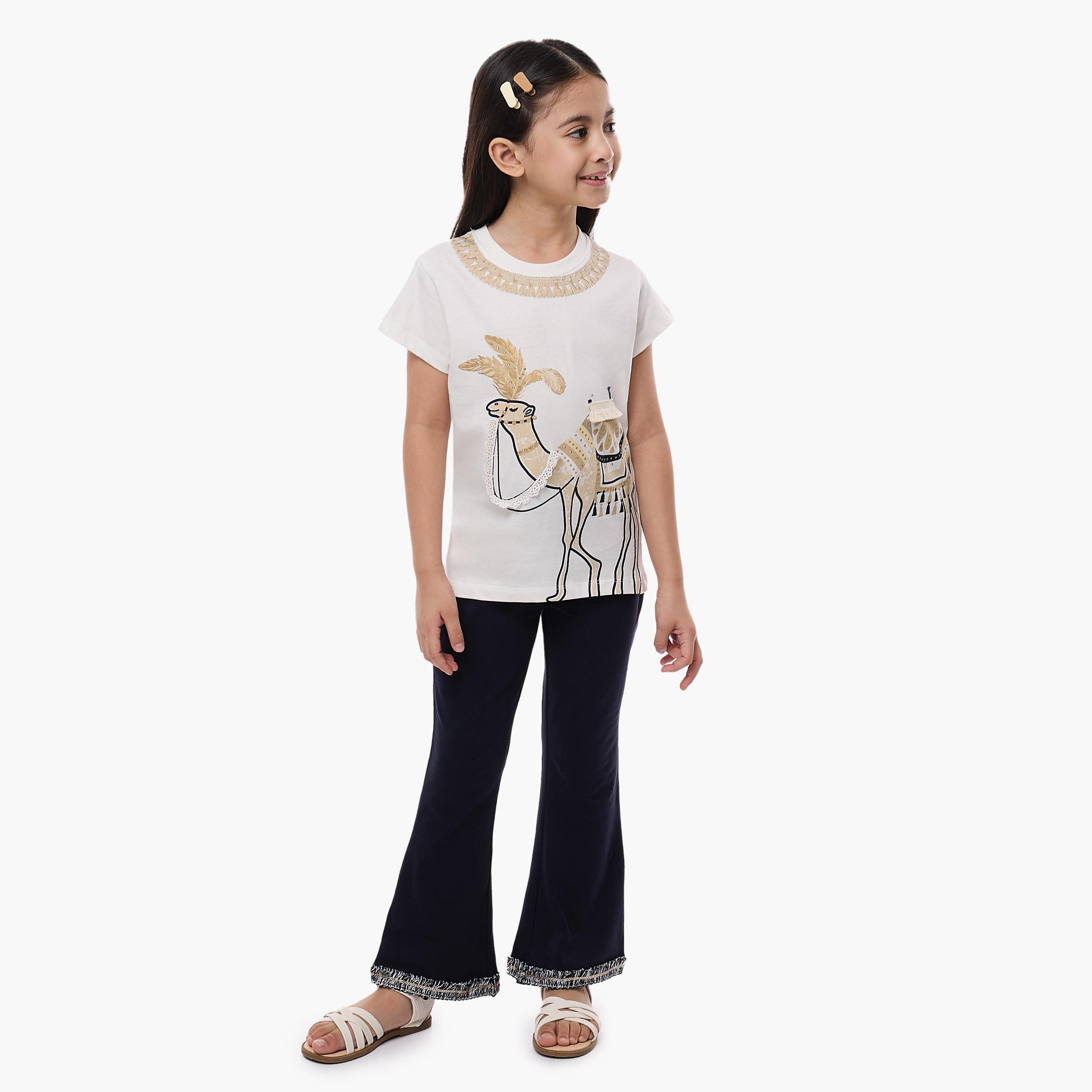 تي شيرت مطبوع بأكمام قصيرة من قطعتين مع بنطال ضيق من فيكتور اند جين-girls-clothing-setsandcoords-image-5