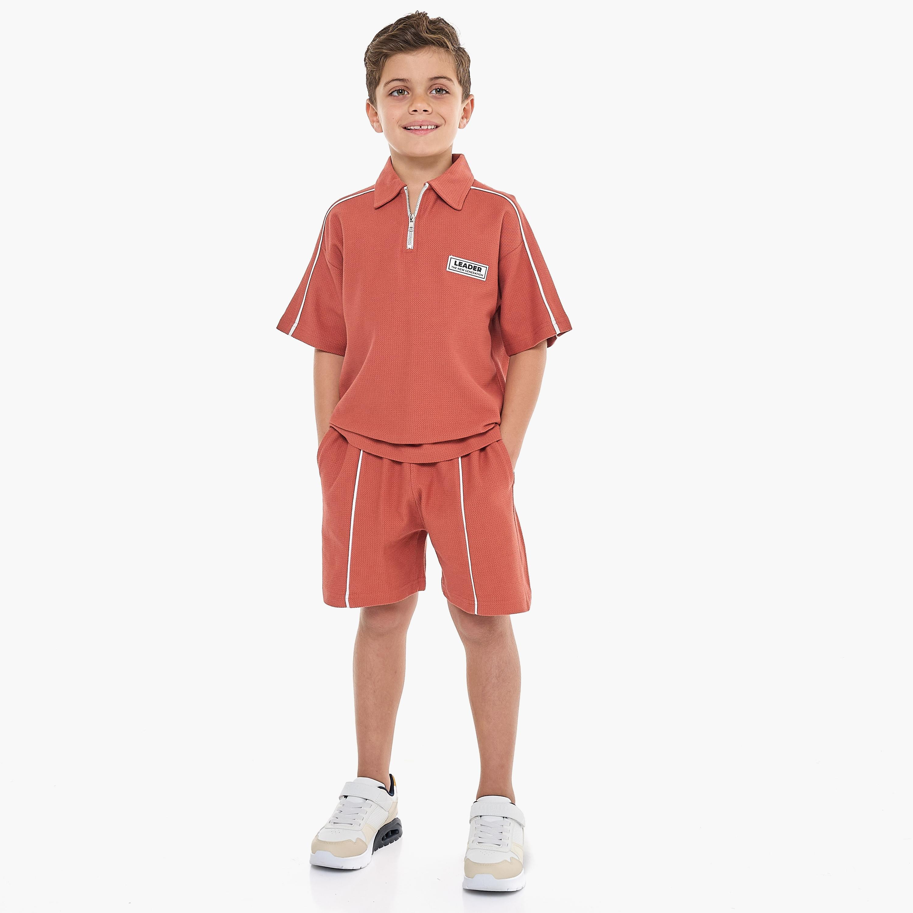 تي شيرت سادة بأكمام قصيرة مع شورت من قطعتين من فيكتور اند جين-boys-clothing-setsandcoords-image-1