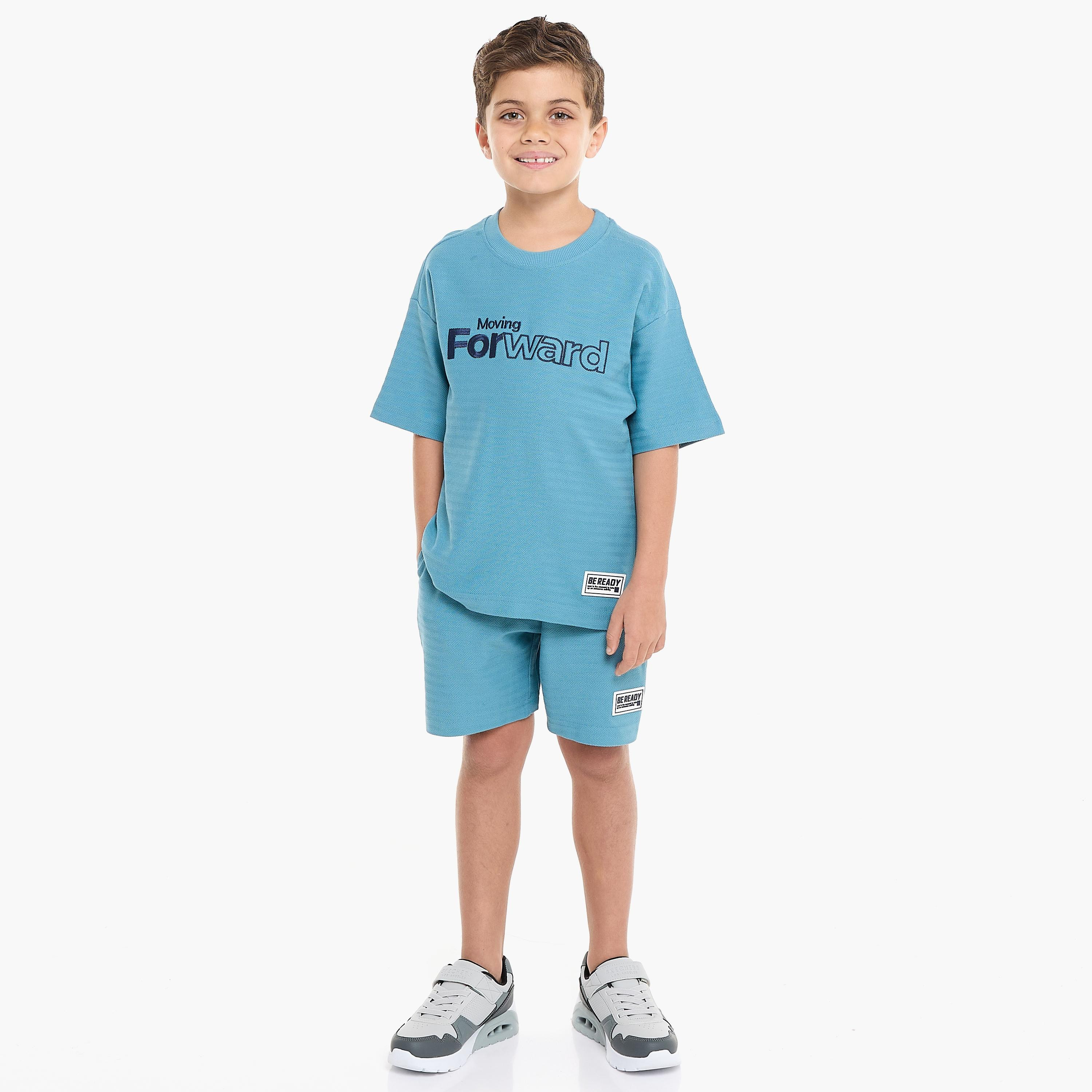 تي شيرت مطرز بأكمام قصيرة مع شورت من قطعتين من فيكتور اند جين-boys-clothing-setsandcoords-image-1