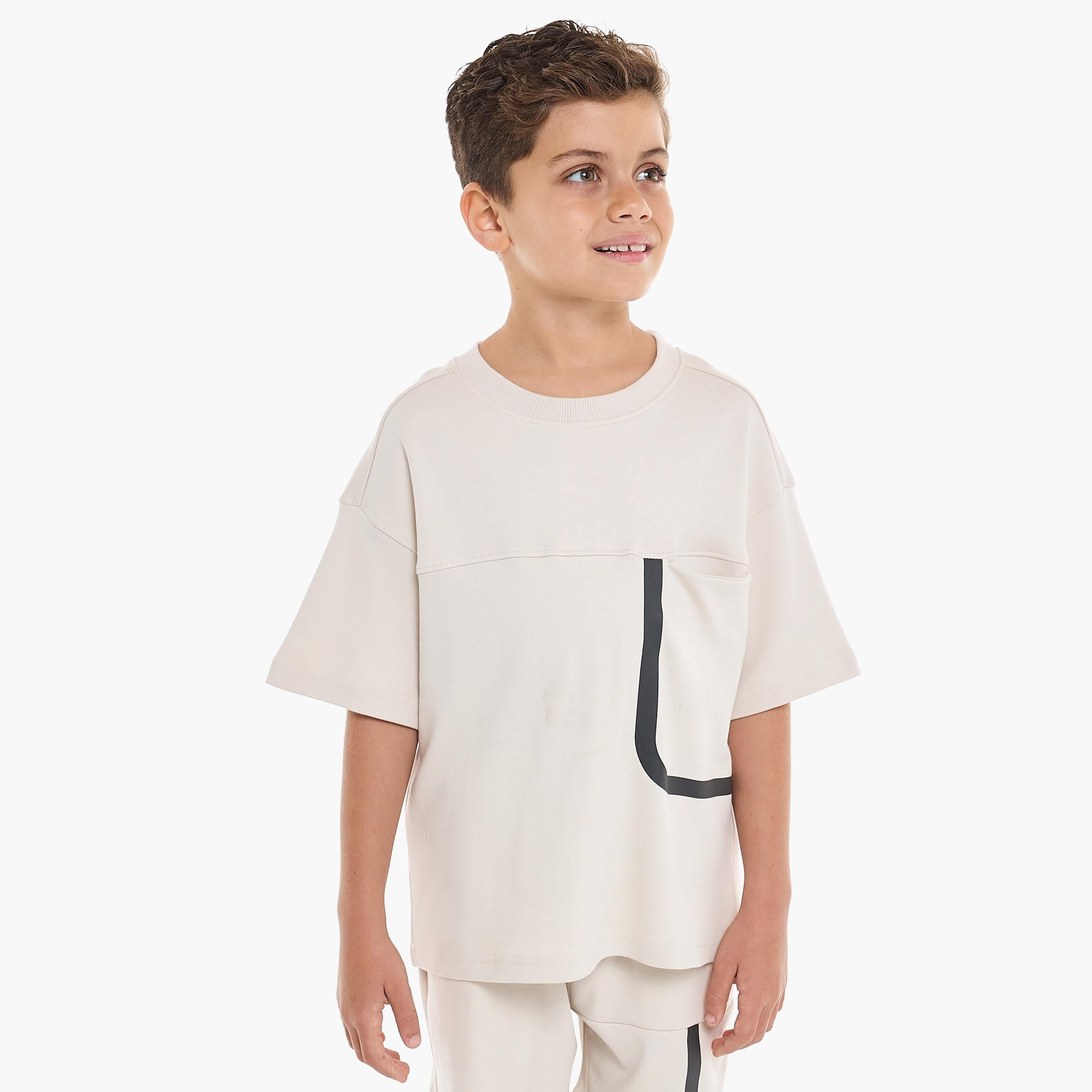 تي شيرت مطبوع بأكمام قصيرة مع شورت من قطعتين من فيكتور اند جين-boys-clothing-setsandcoords-image-3