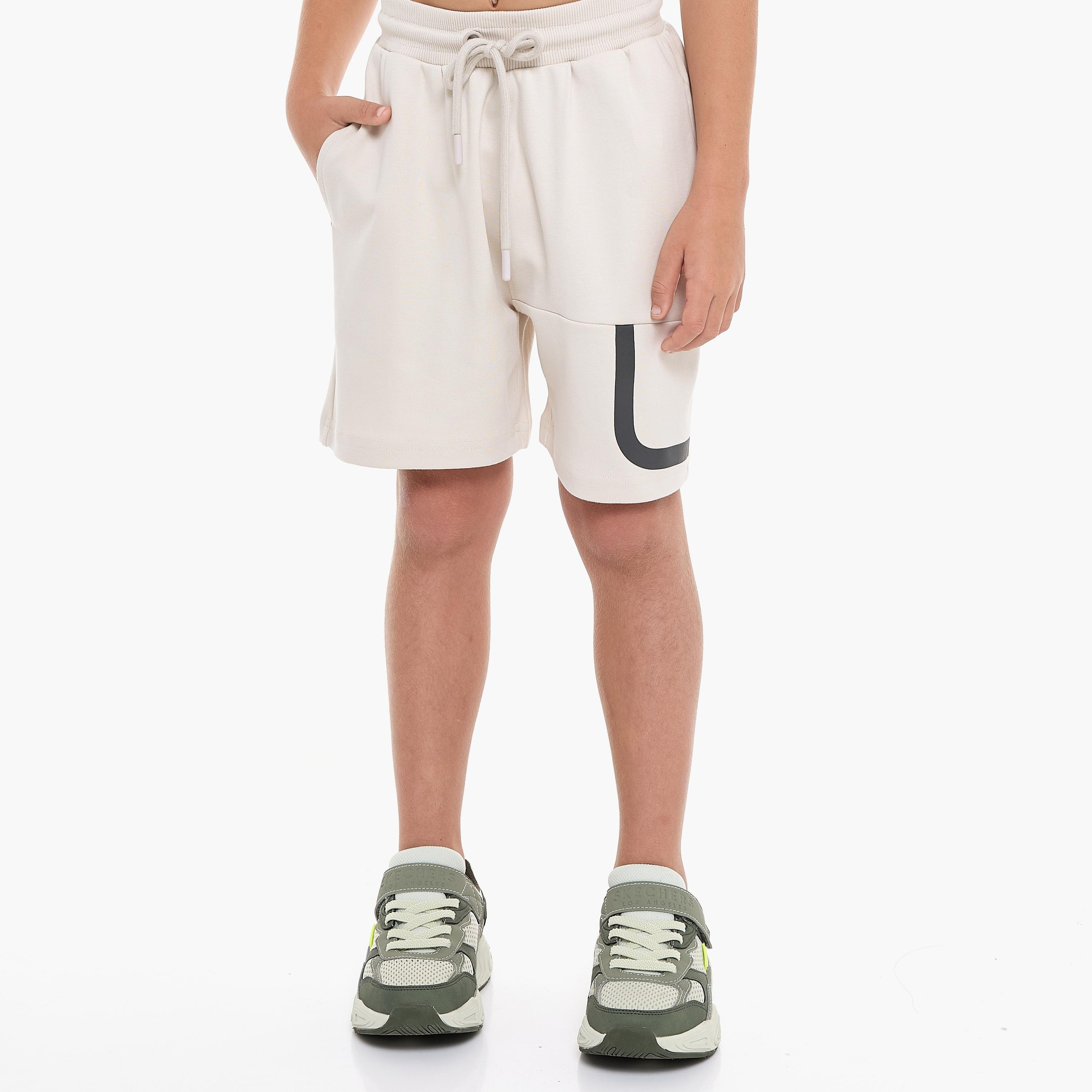 تي شيرت مطبوع بأكمام قصيرة مع شورت من قطعتين من فيكتور اند جين-boys-clothing-setsandcoords-image-5