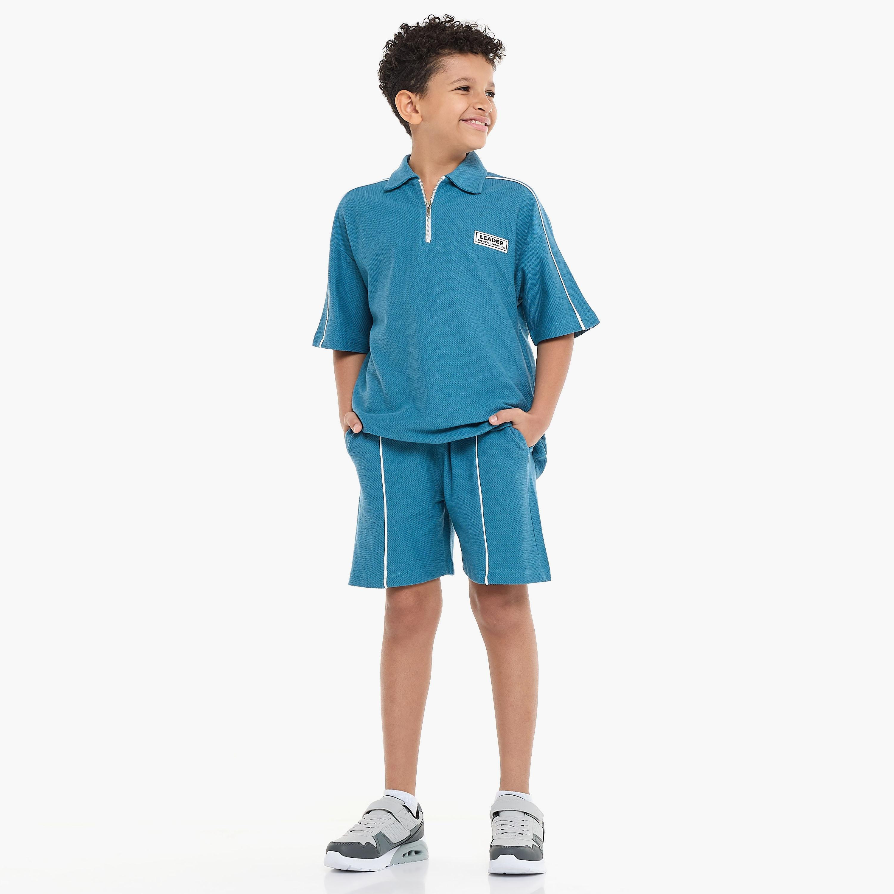 تي شيرت سادة بأكمام قصيرة مع شورت من قطعتين من فيكتور اند جين-boys-clothing-setsandcoords-image-1