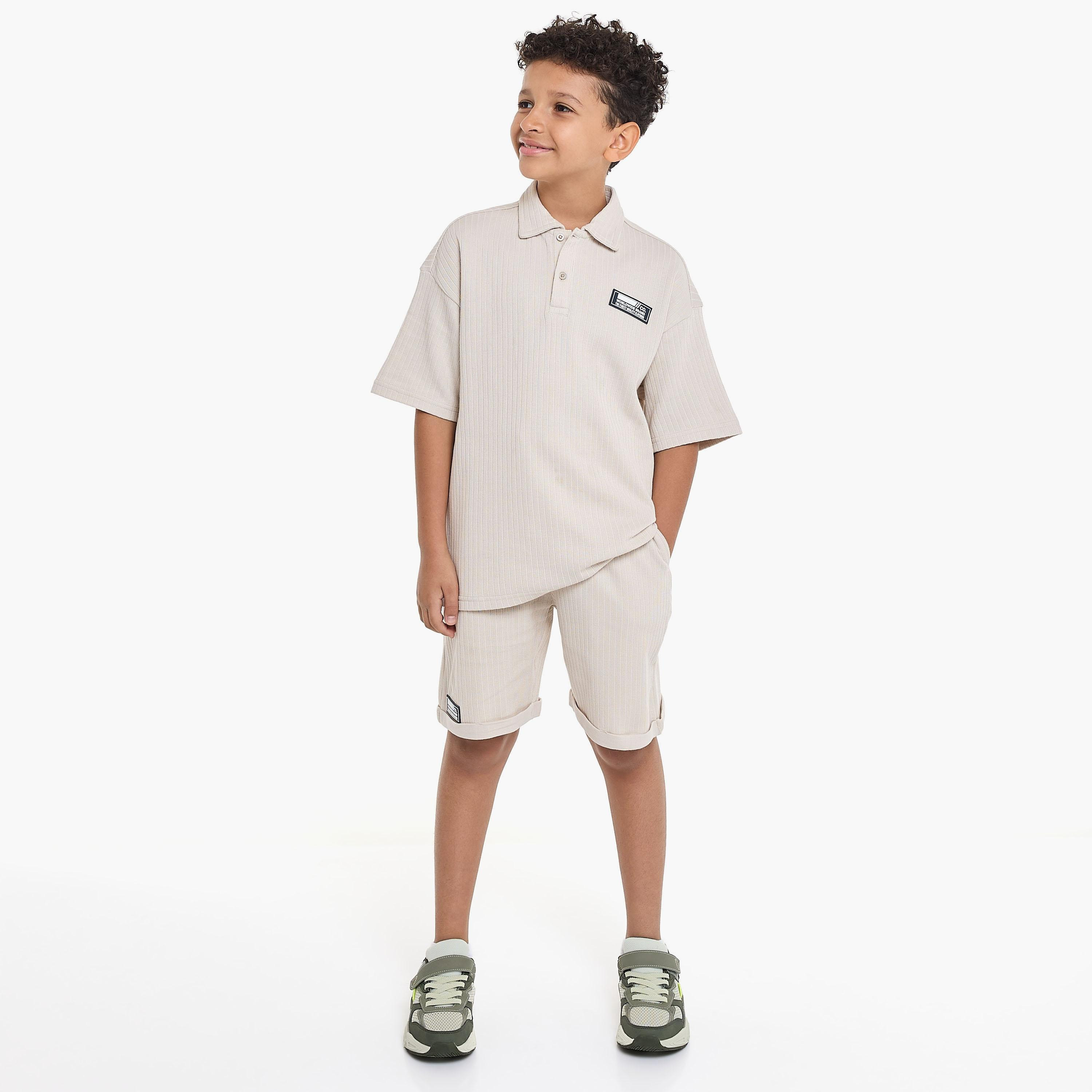 تي شيرت سادة بأكمام قصيرة مع شورت من قطعتين من فيكتور اند جين-boys-clothing-setsandcoords-image-1