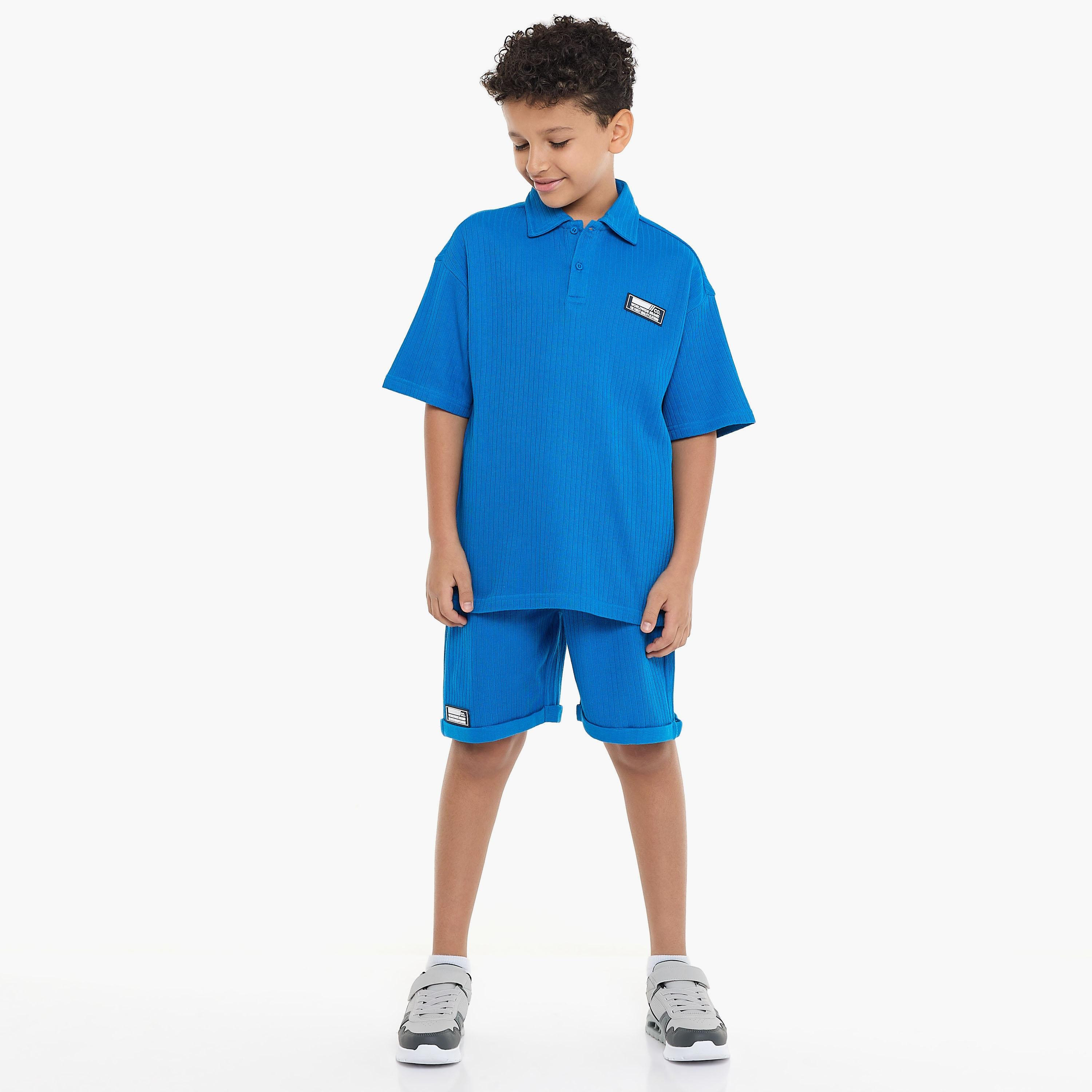 تي شيرت سادة بأكمام قصيرة مع شورت من قطعتين من فيكتور اند جين-boys-clothing-setsandcoords-image-1