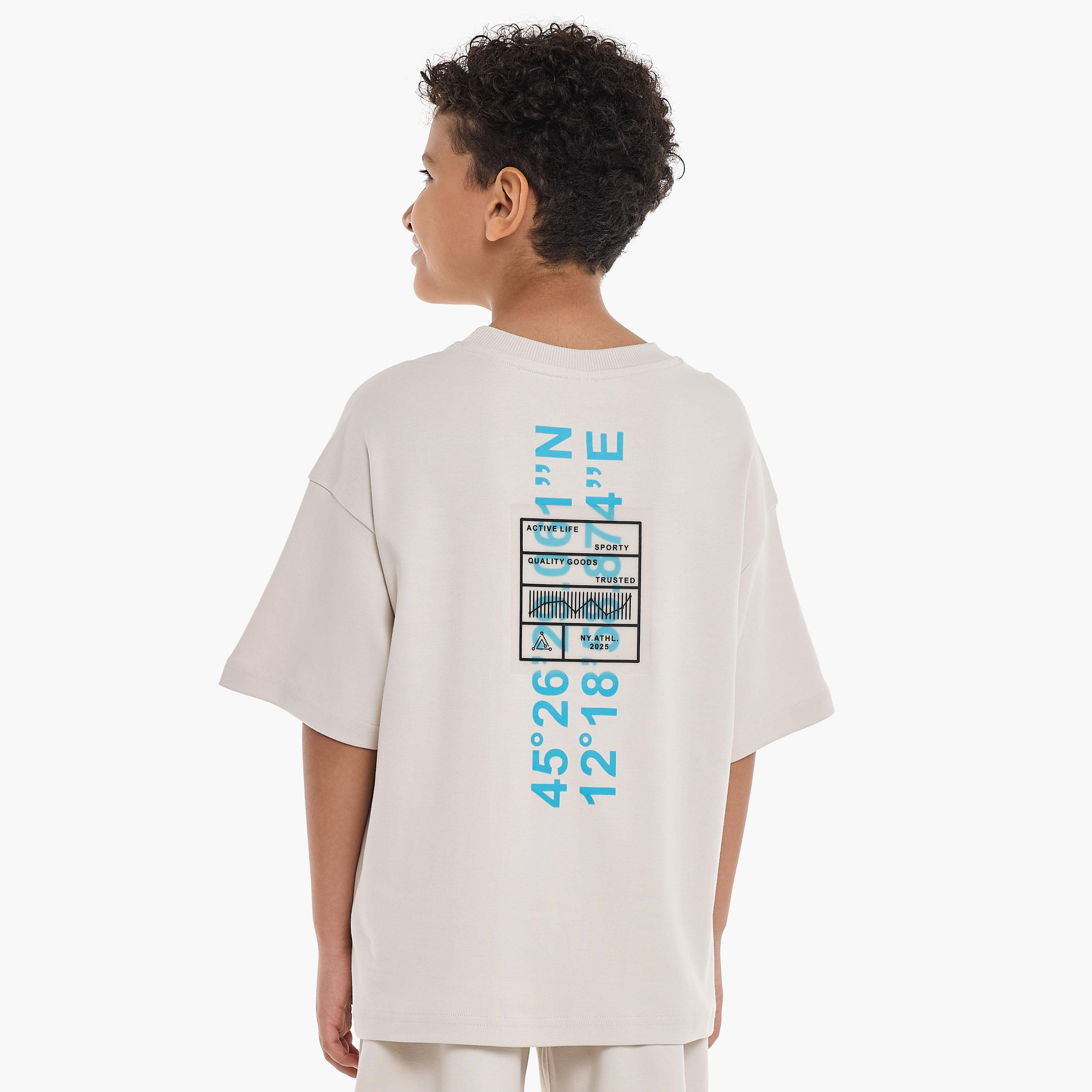 تي شيرت مطبوع بأكمام قصيرة مع شورت من قطعتين من فيكتور اند جين-boys-clothing-setsandcoords-image-4