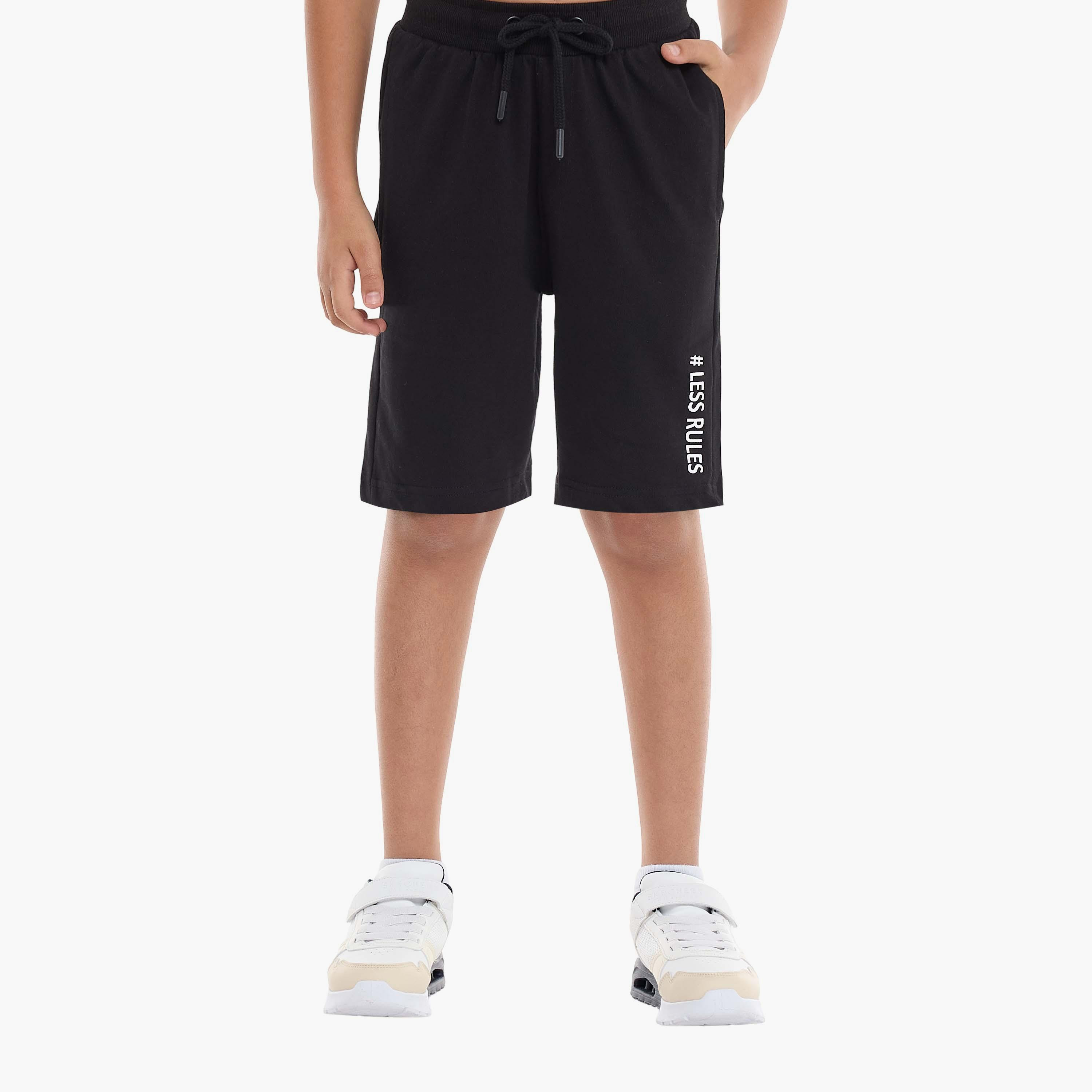 تي شيرت مخطط بأكمام قصيرة مع شورت من قطعتين من فيكتور اند جين-boys-clothing-setsandcoords-image-4