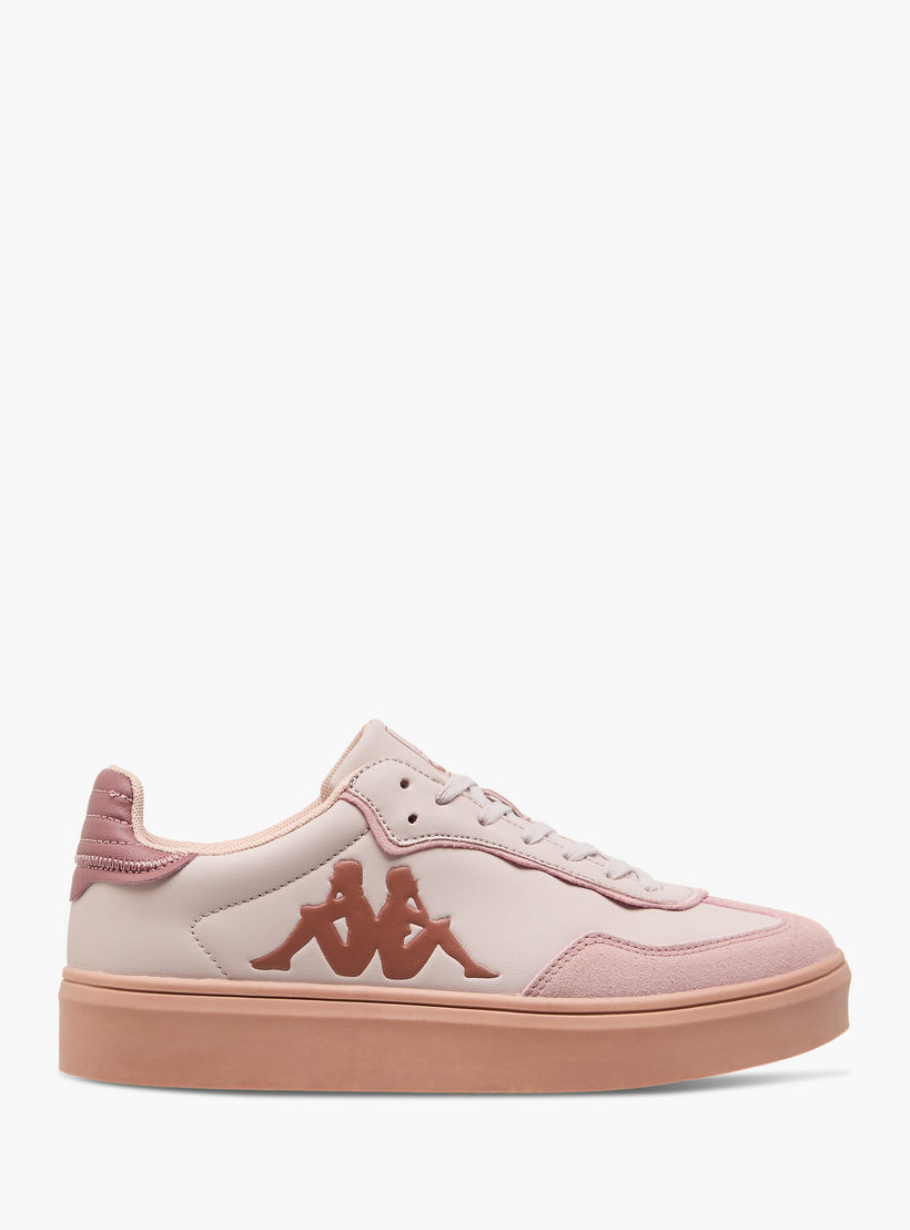 حذاء سنيكرز بنقوش شعار ورباط إغلاق للنساء من كابا-women-shoes-sneakers-image-3