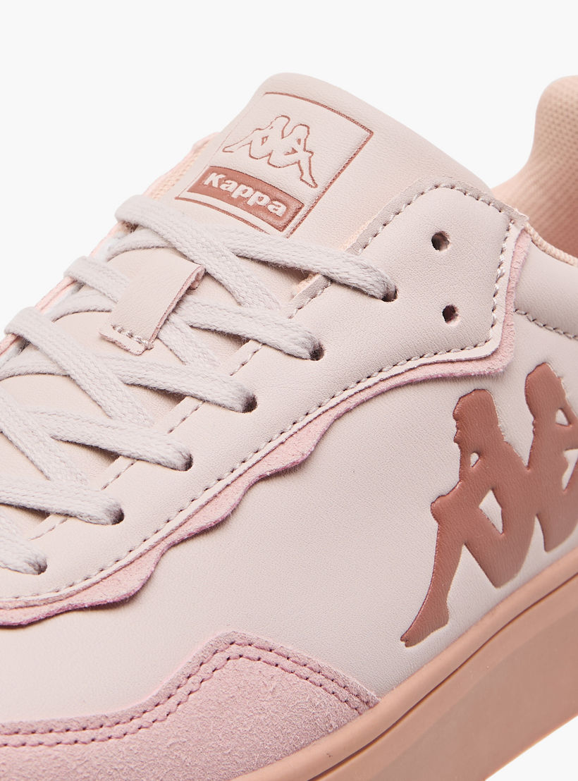 حذاء سنيكرز بنقوش شعار ورباط إغلاق للنساء من كابا-women-shoes-sneakers-image-4