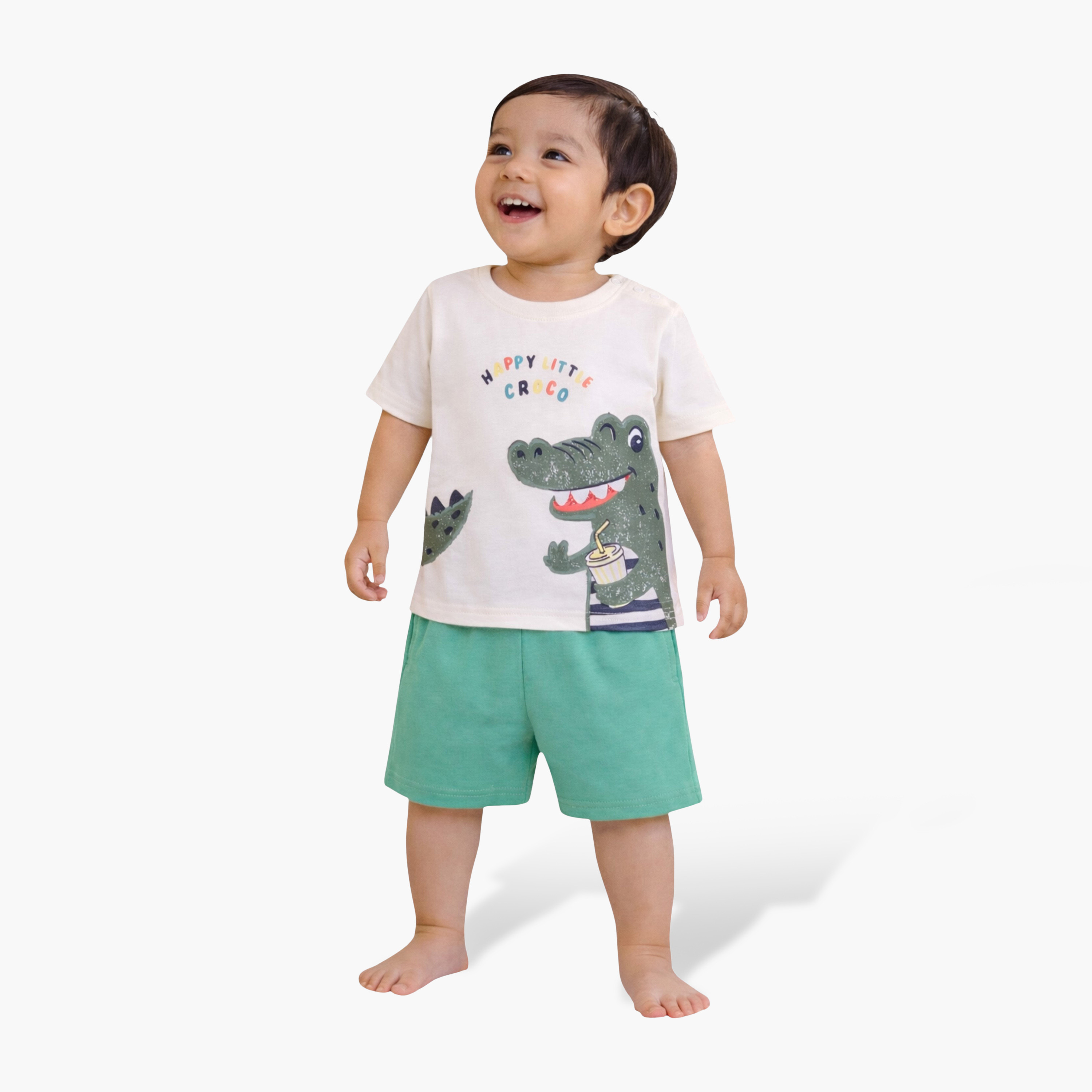 طقم مكون من 4 قطع: تي شيرتات بأكمام قصيرة ورسومات، وبنطلون مع شورت من فيكتور آند جين-boys-clothing-setsandcoords-image-10