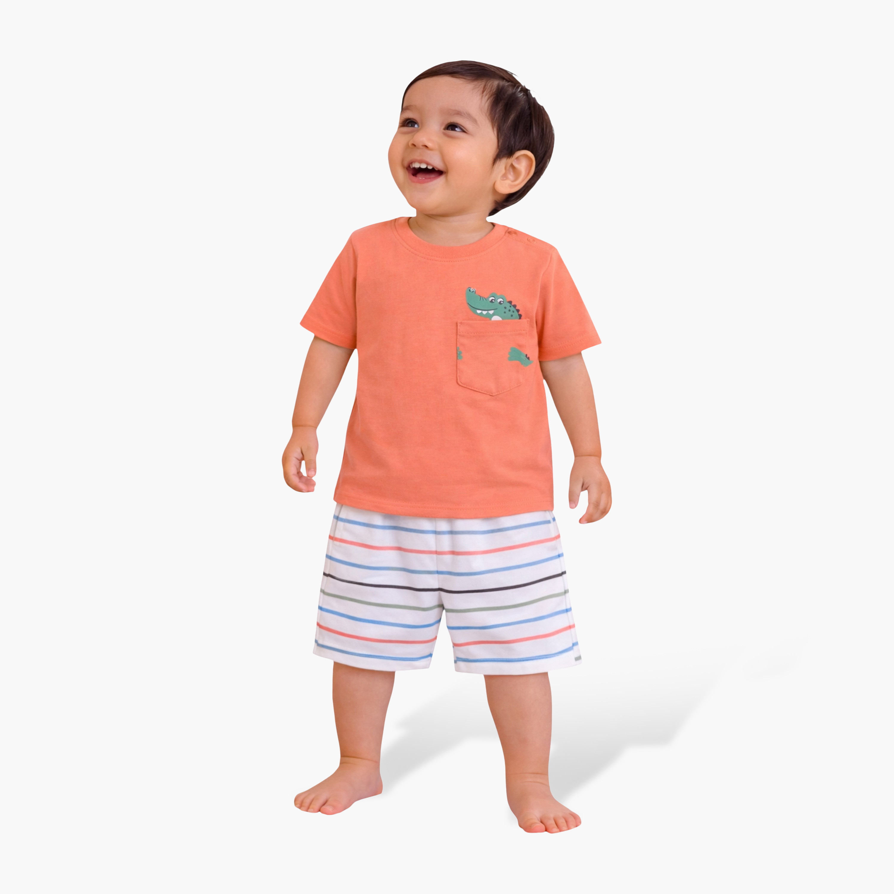 طقم مكون من 4 قطع: تي شيرتات بأكمام قصيرة ورسومات، وبنطلون مع شورت من فيكتور آند جين-boys-clothing-setsandcoords-image-11