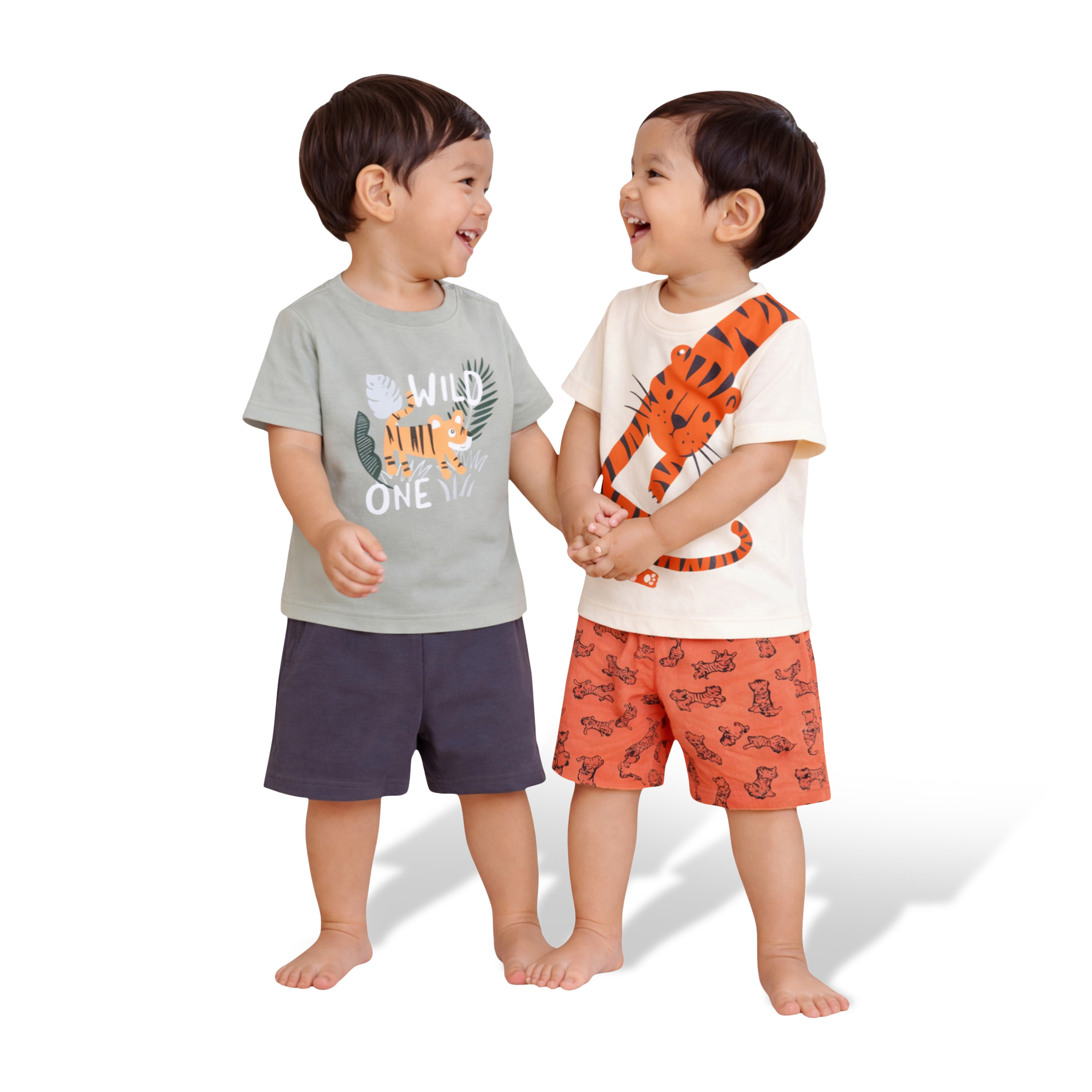 طقم مكون من تيشيرتات مطبوعة وشورتات قطعتين من فيكتور آند جين-baby-boys-clothing-setsandcoords-image-4