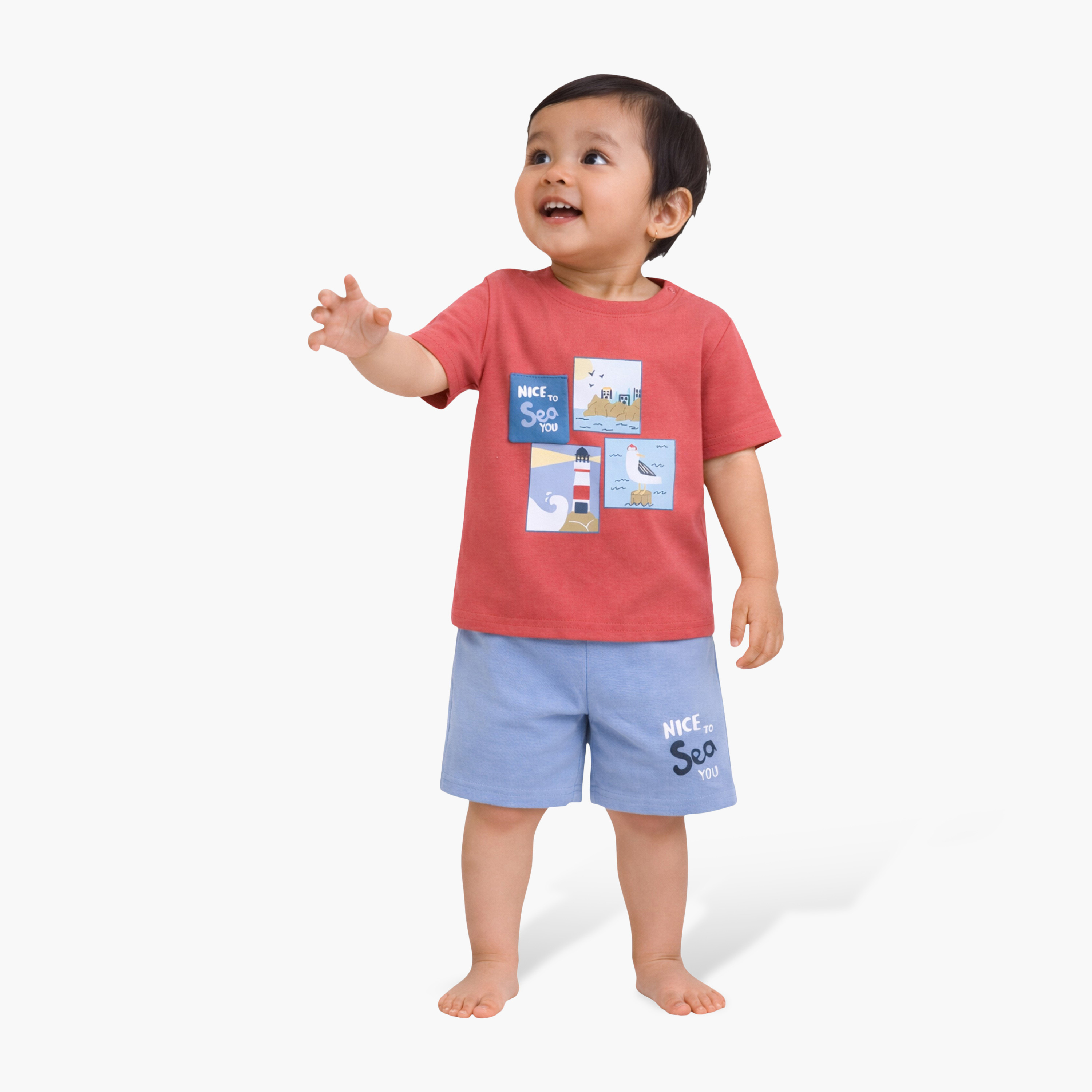 طقم تي شيرت بتصميم جرافيك تفاعلي وشورت من فيكتور آند جين-baby-boys-clothing-nightwear-pyjamasets-image-1