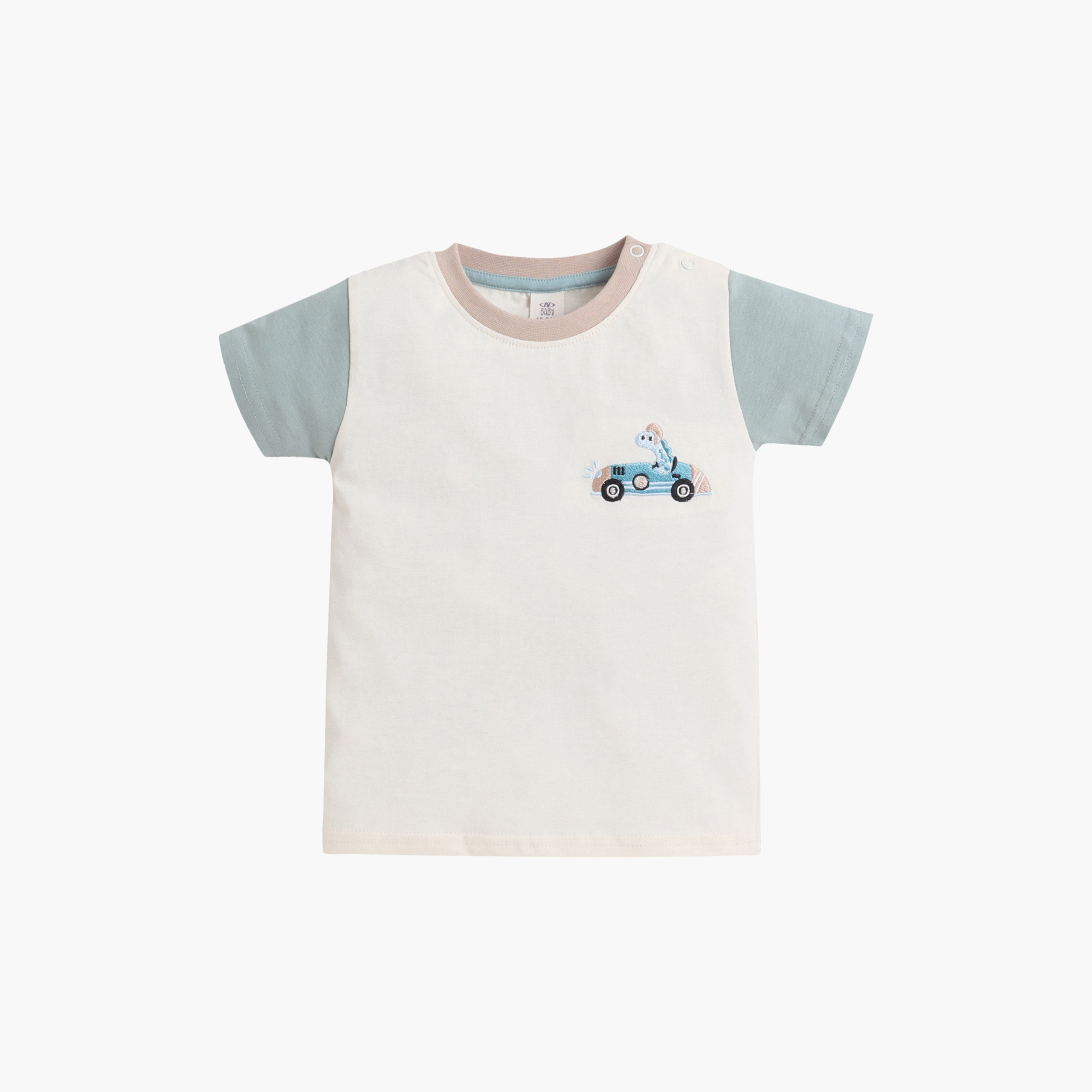 طقم تي شيرت بطبعة سيارات وشورت كارغو من فيكتور آند جين-boys-clothing-setsandcoords-image-3