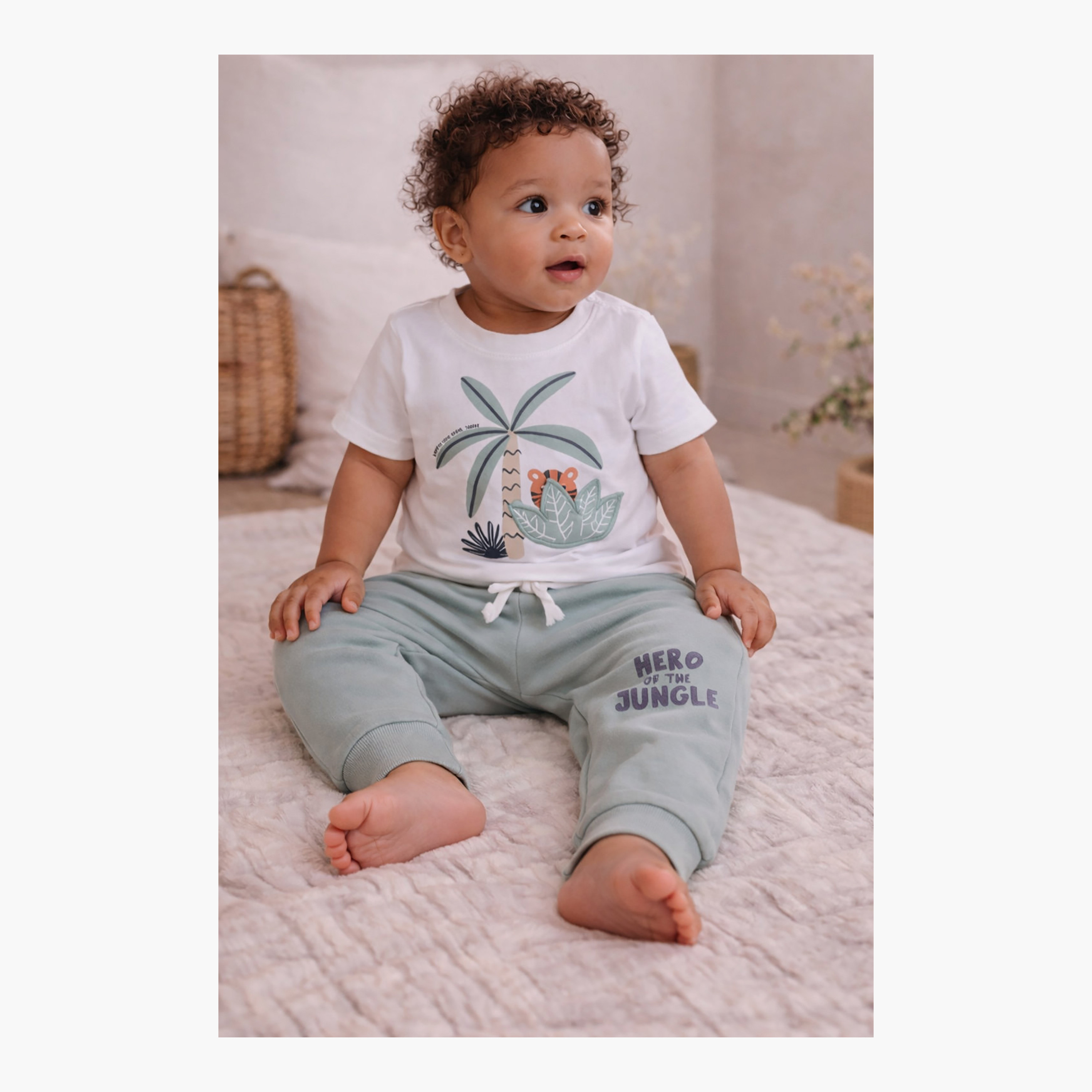 طقم تي شيرت تمساح استوائي وبنطلون رياضي (جوغر) بطبعة "بطل الغابة" من فيكتور آند جين-boys-clothing-setsandcoords-image-4