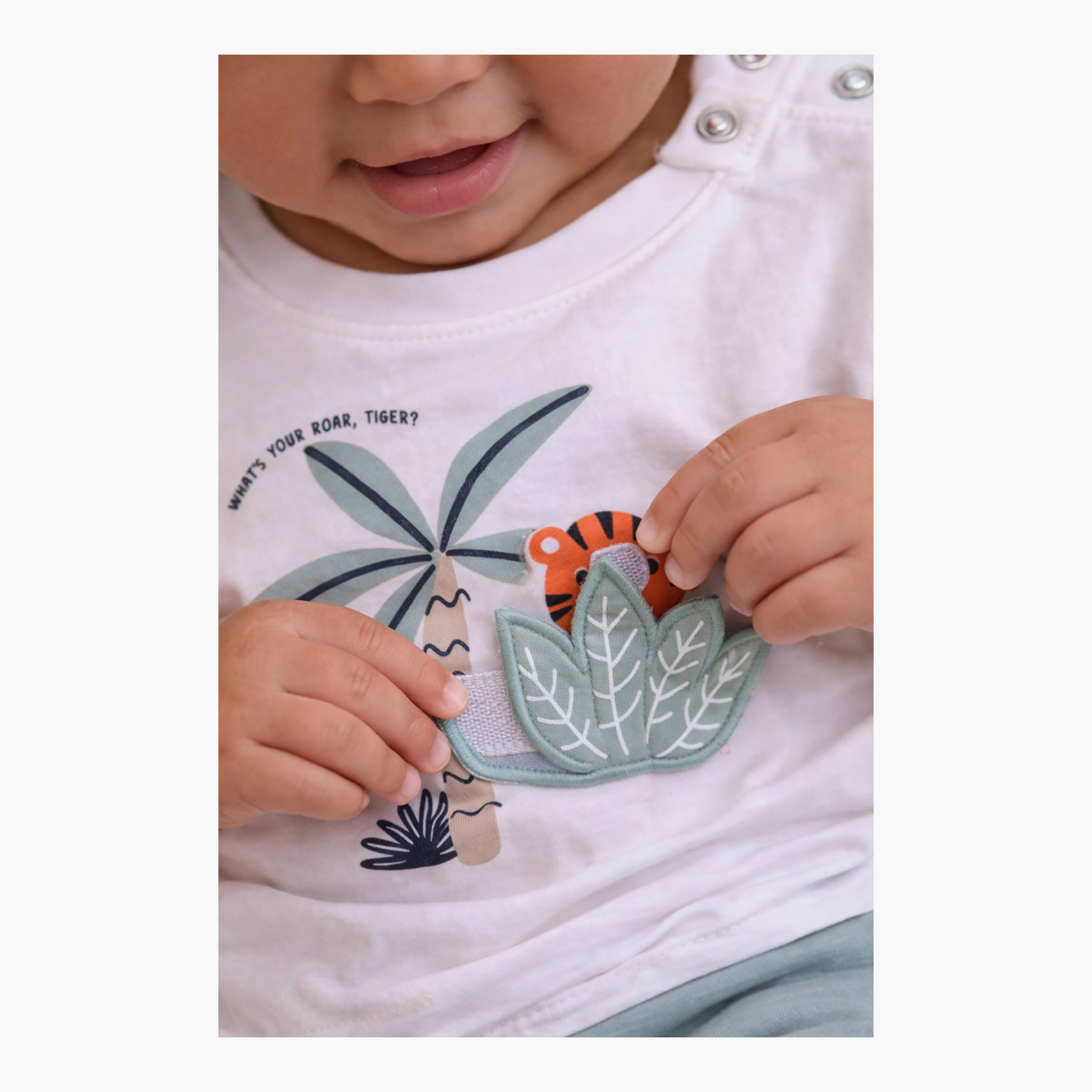 طقم تي شيرت تمساح استوائي وبنطلون رياضي (جوغر) بطبعة "بطل الغابة" من فيكتور آند جين-boys-clothing-setsandcoords-image-6