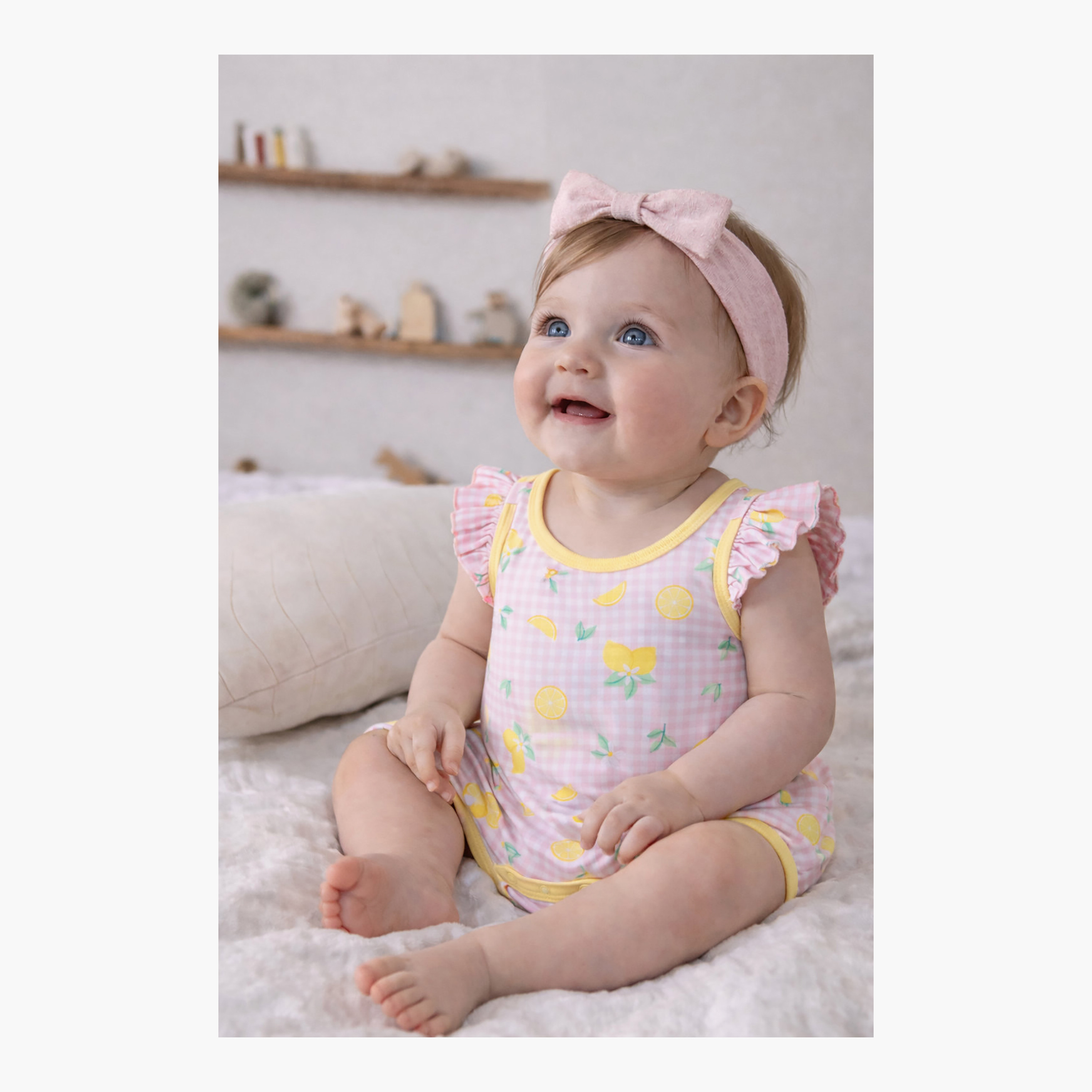 طقم رومبيرز أطفال بطبعة الفواكه وحمالات كشكشة (3 قطع) من فيكتور آند جين-baby-girls-clothing-rompers-image-5
