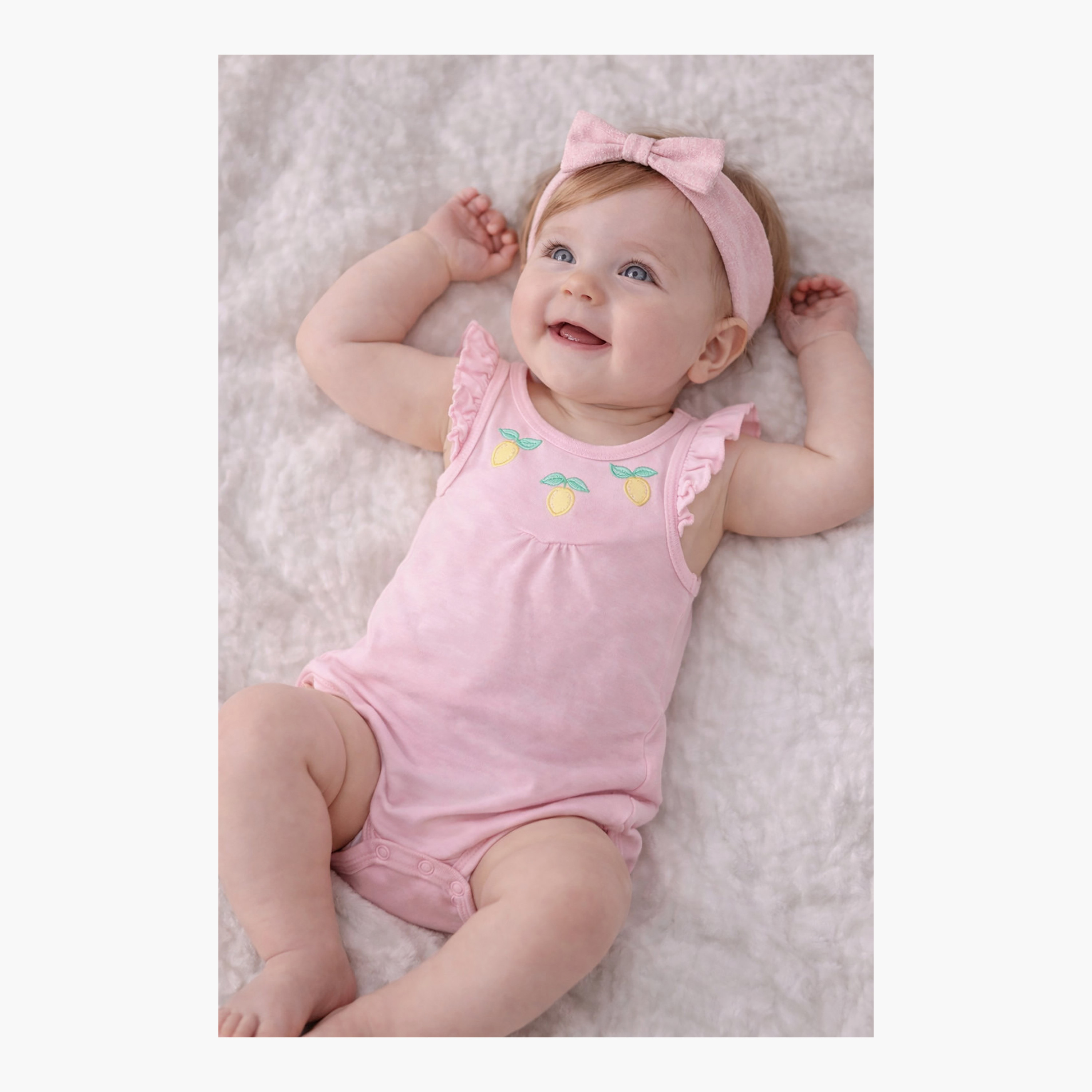 طقم رومبيرز أطفال بطبعة الفواكه وحمالات كشكشة (3 قطع) من فيكتور آند جين-baby-girls-clothing-rompers-image-6