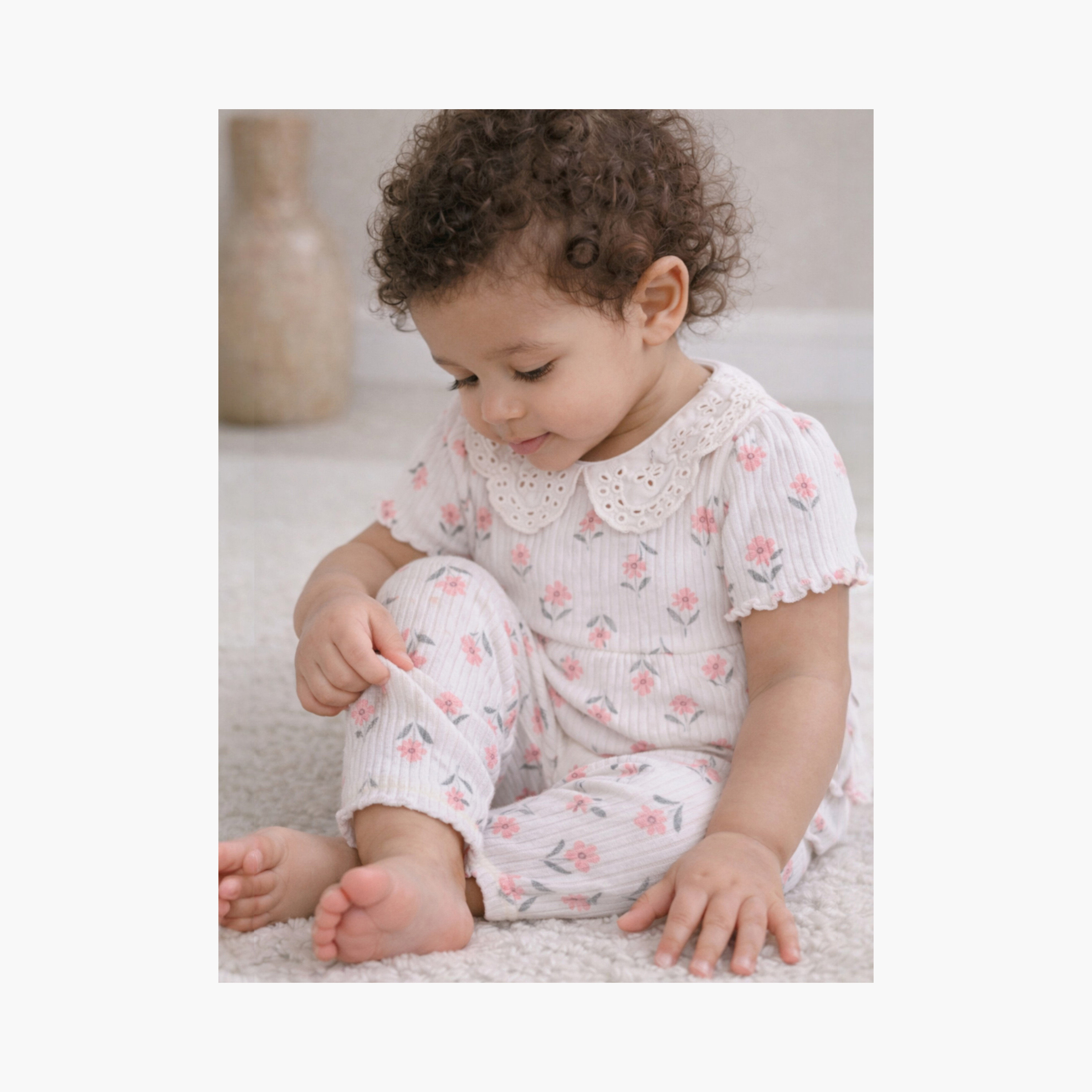 طقم مكون من قطعتين تي شيرت مطبوع بأكمام قصيرة مع قطعتين ليجنز من فيكتور آند جين-girls-clothing-setsandcoords-image-6